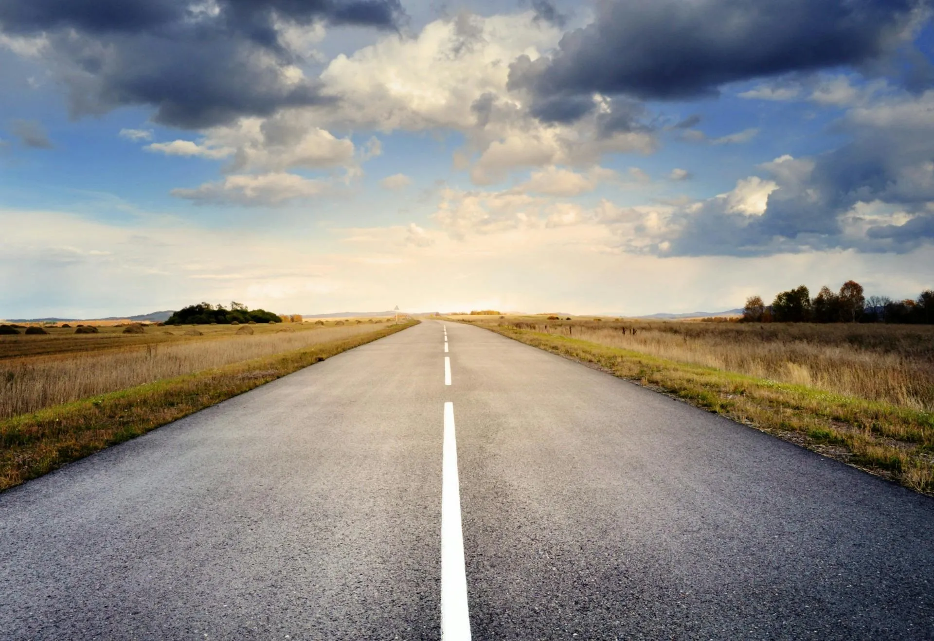 15 Roads So Straight They Look Computer-Generated