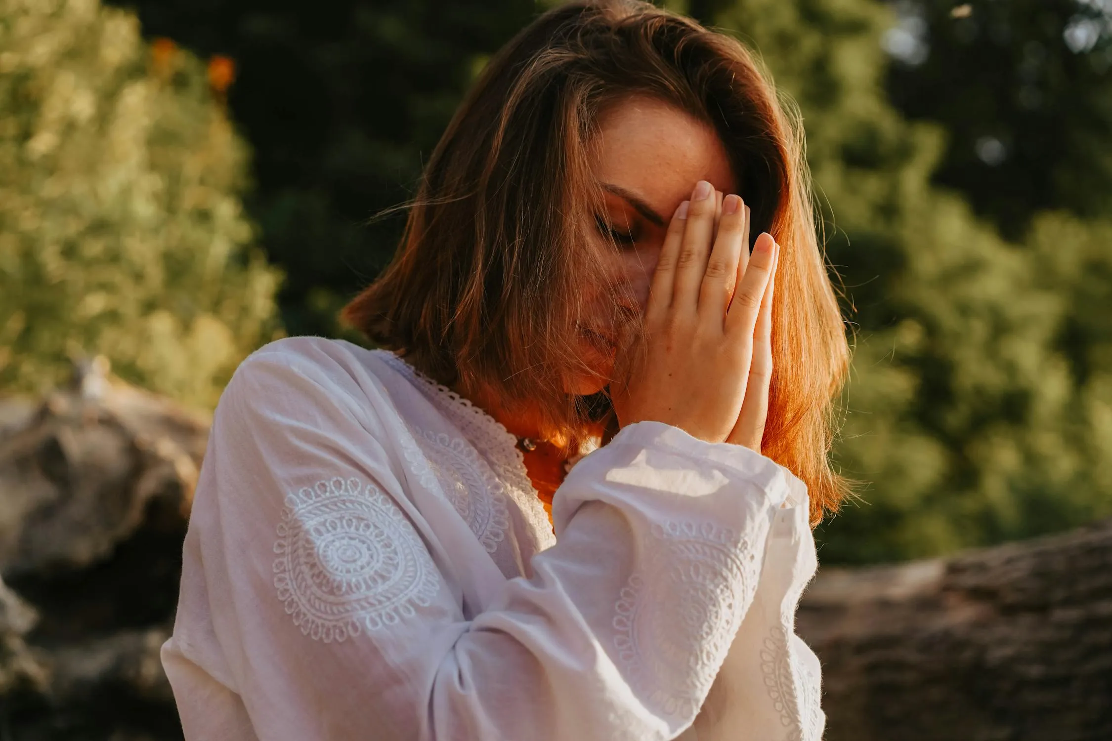 7 Secrets of People Who Always Seem to Stay Calm Under Pressure