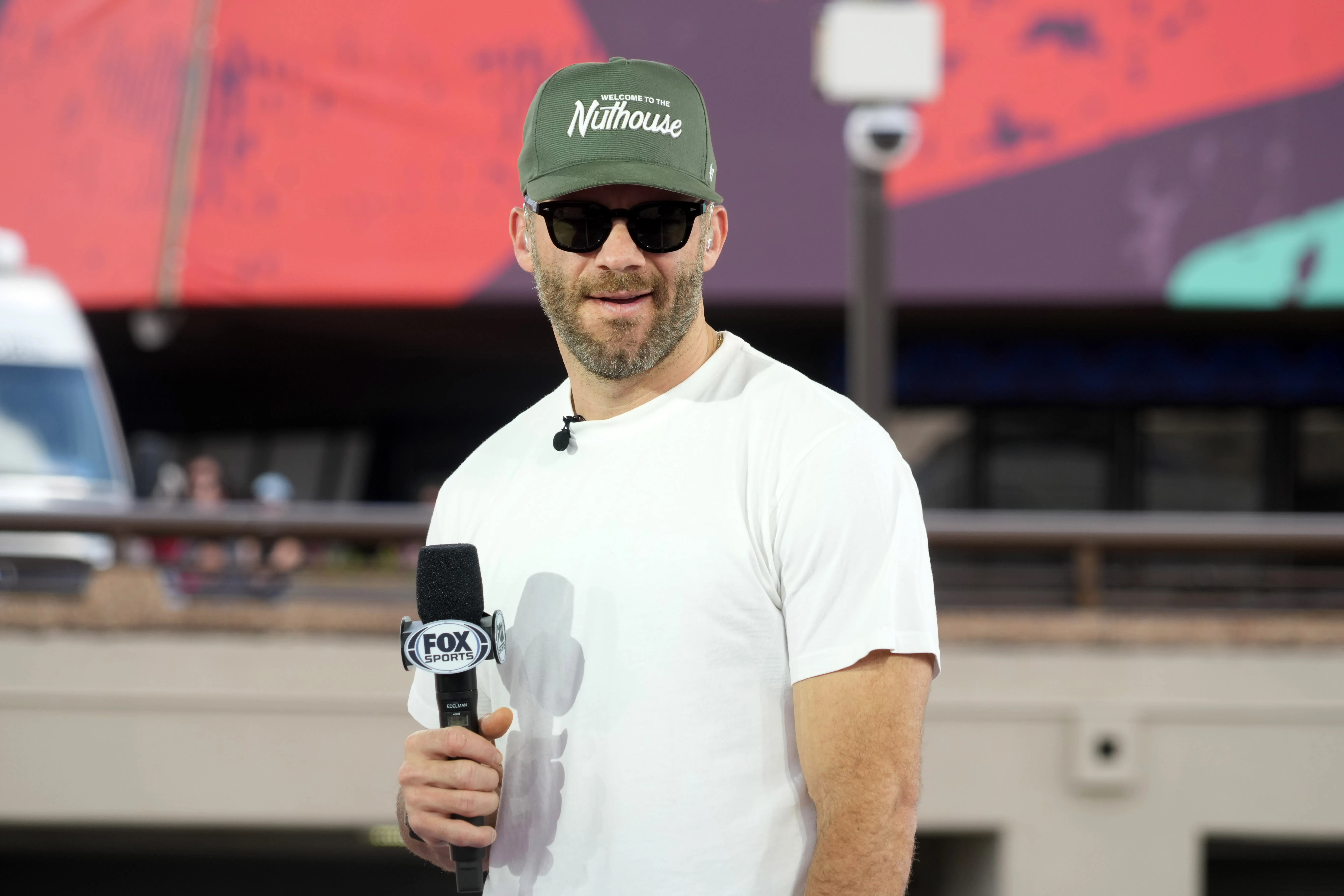 “I Didn’t Have Much Money,” Julian Edelman Recalls How Randy Moss Helped Him Survive Patriots Rookie Life