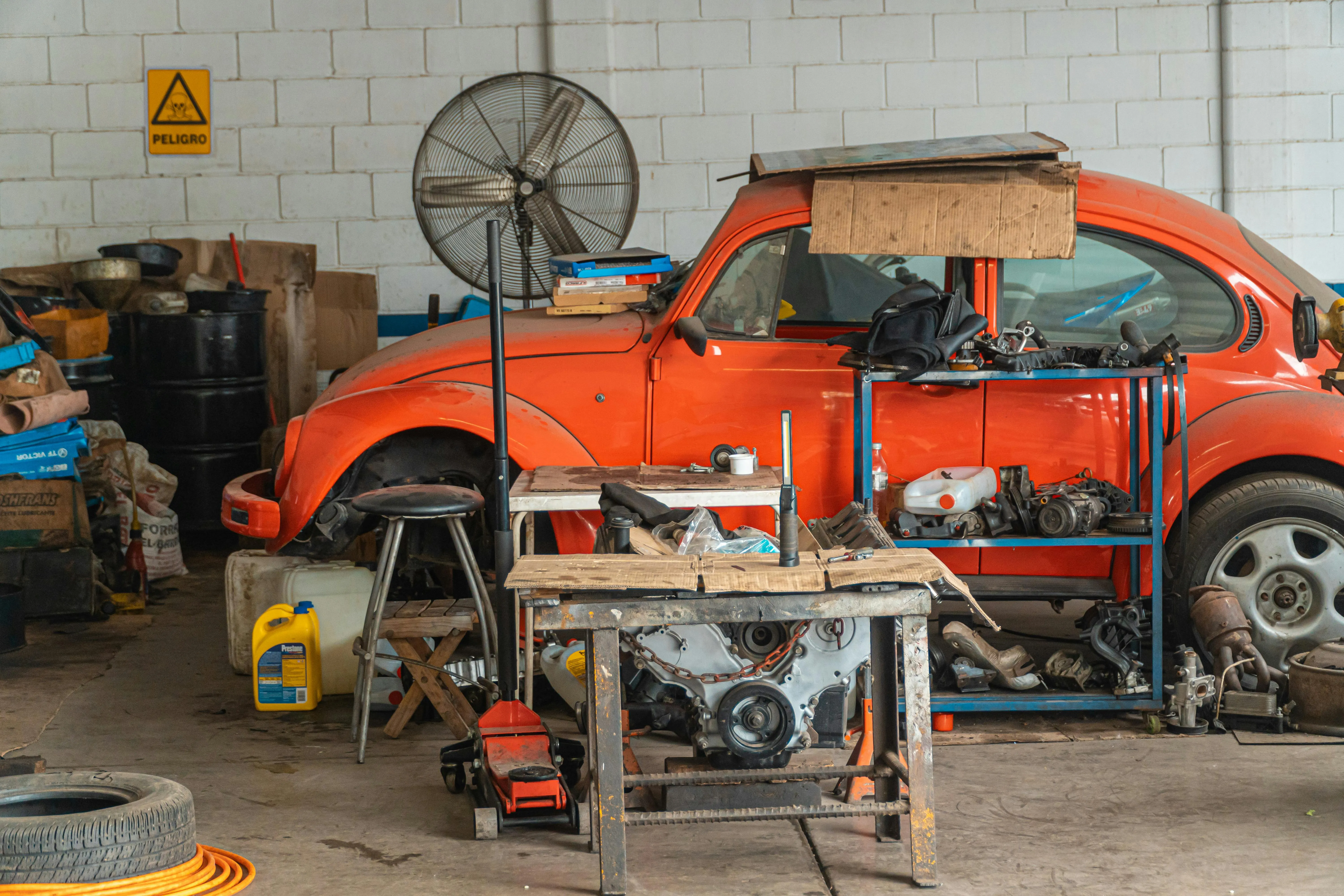 16 Things Every Garage Had in the 1950s That Are Rare Today