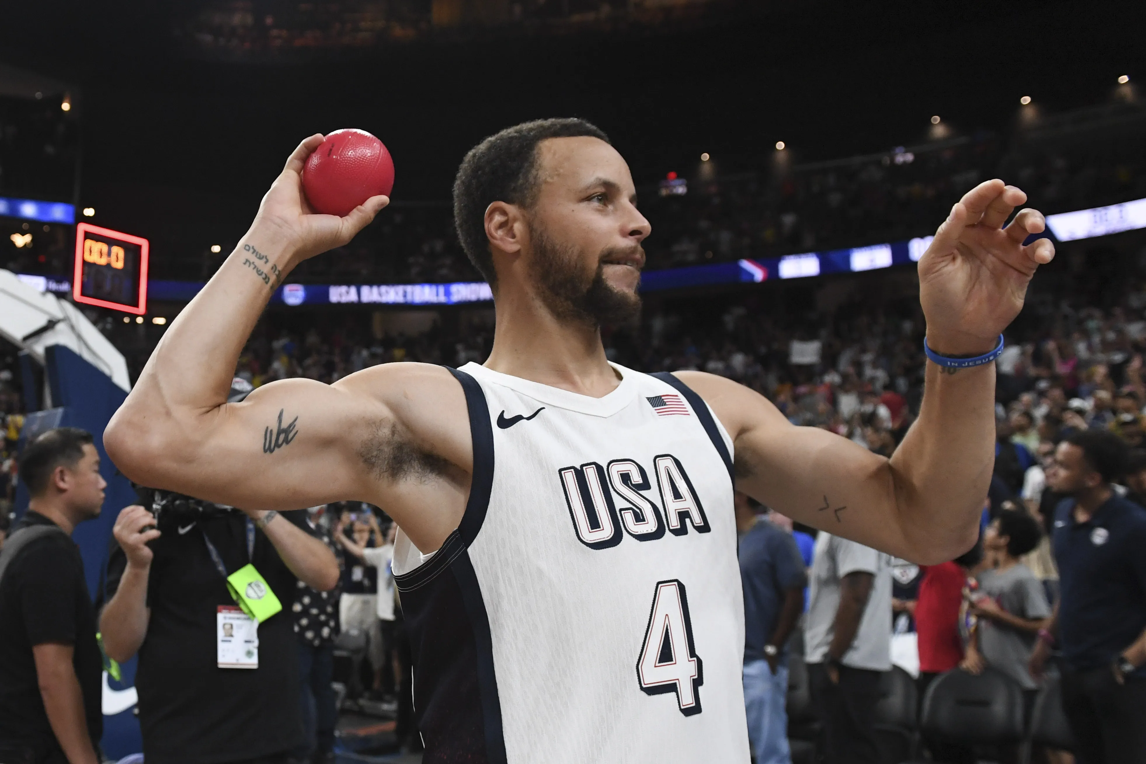 “He maxed out his ability,” J. Cole’s says Steph Curry is the prime example of refinement over Physical Advantage