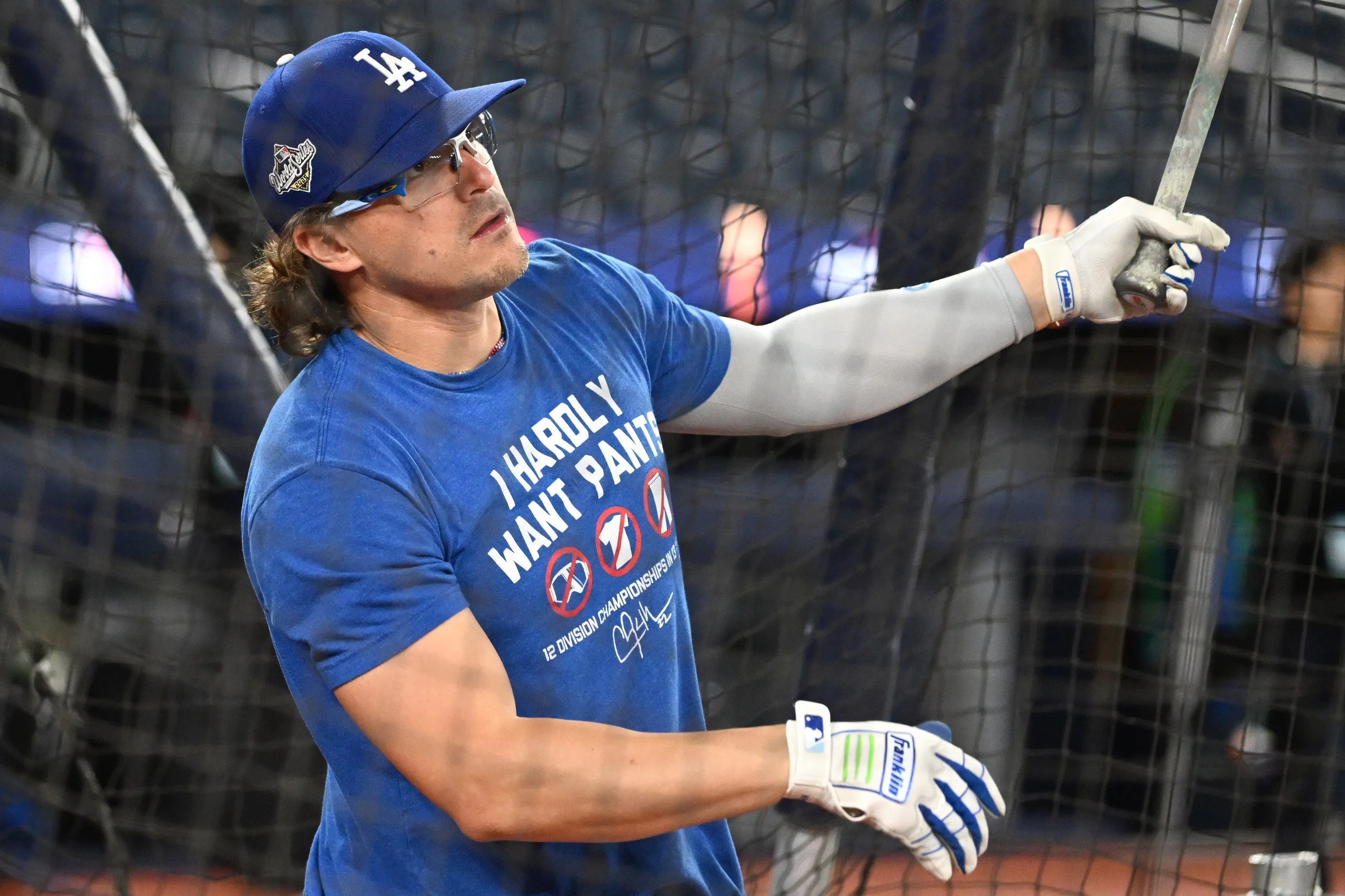 Dodgers Ease Kiké Hernández Back Into Role With Third Base Start in 2026 Return