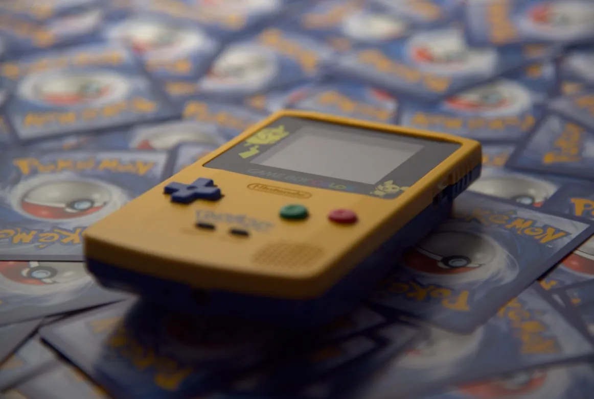 15 ’90s Pop Culture Fads That Are Outdated Today