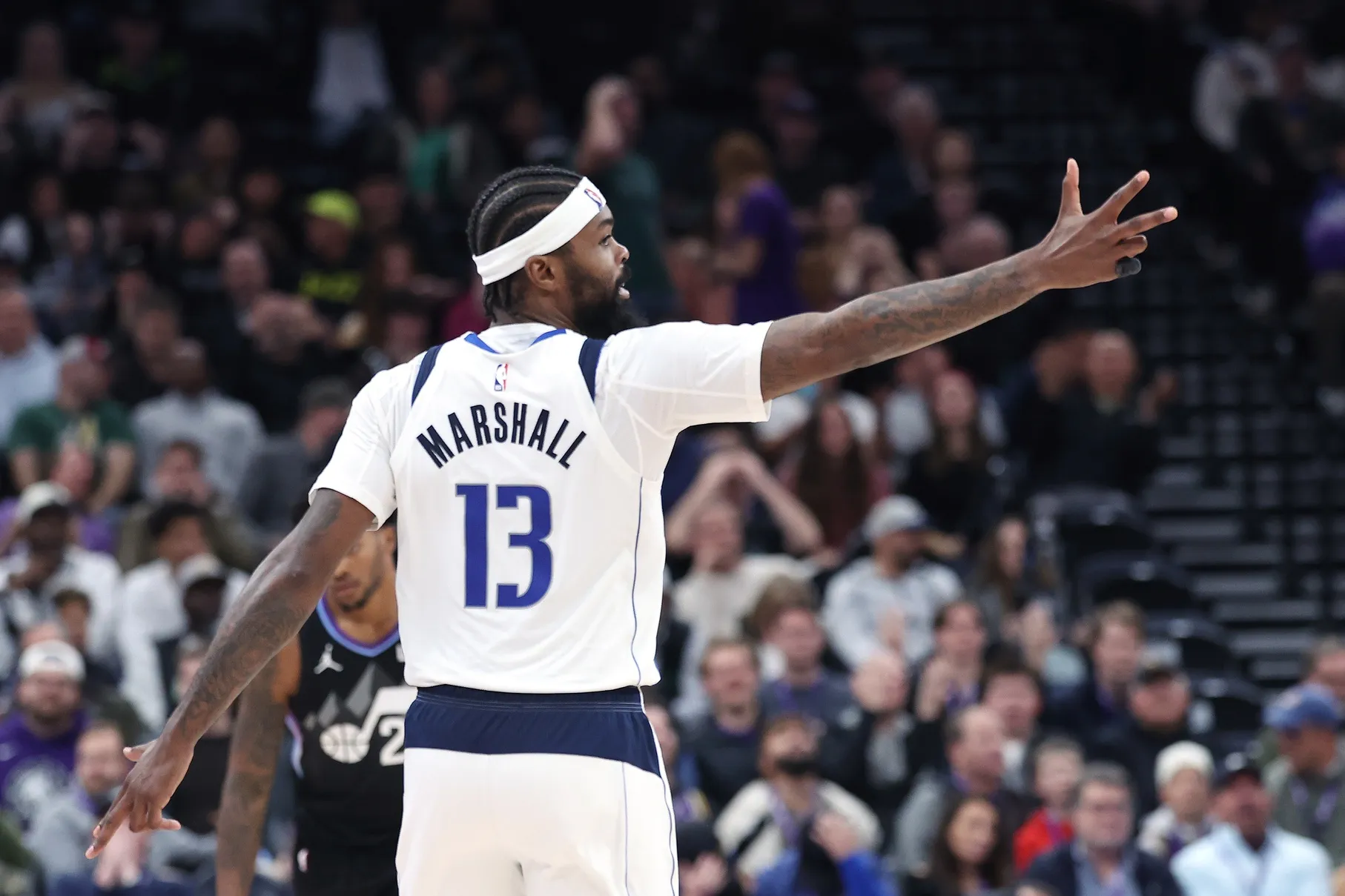 Short-Handed Mavericks Brace for Test Against East-Leading Pistons