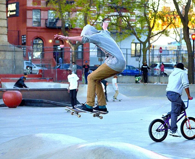 Steven Pisano on Wikimedia Commons