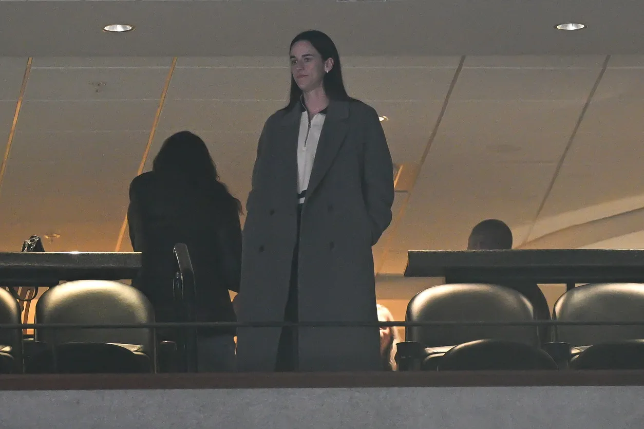 Caitlin Clark Calls for Hollywood Treatment for Curt Cignetti After Indiana’s Historic Title
