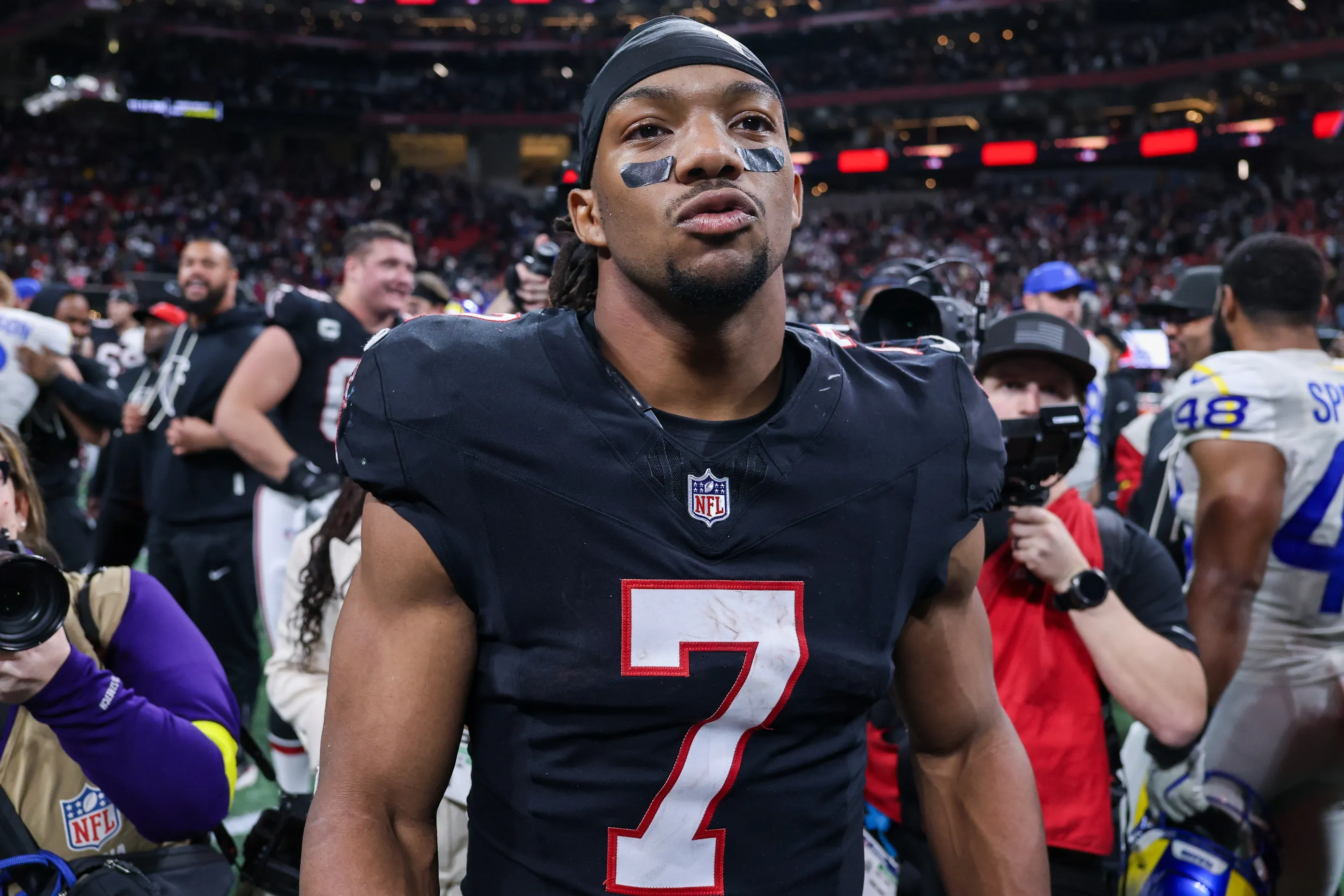 Bijan Robinson Powers Falcons Past Rams in Thrilling Monday Night Escape