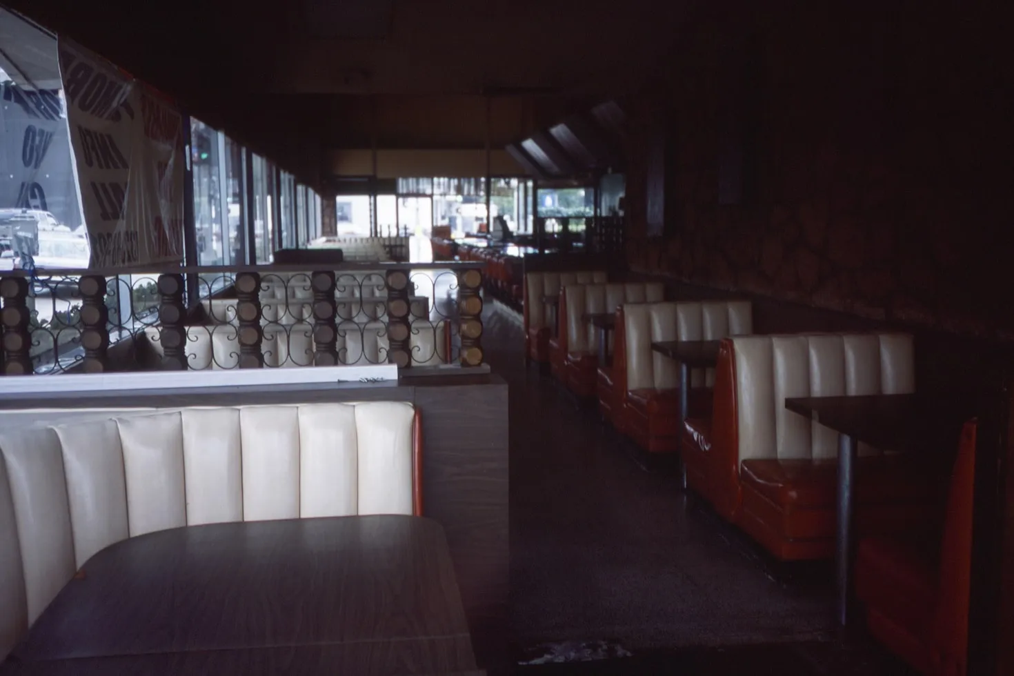 18 Restaurants From the 1980s That Should Make a Comeback