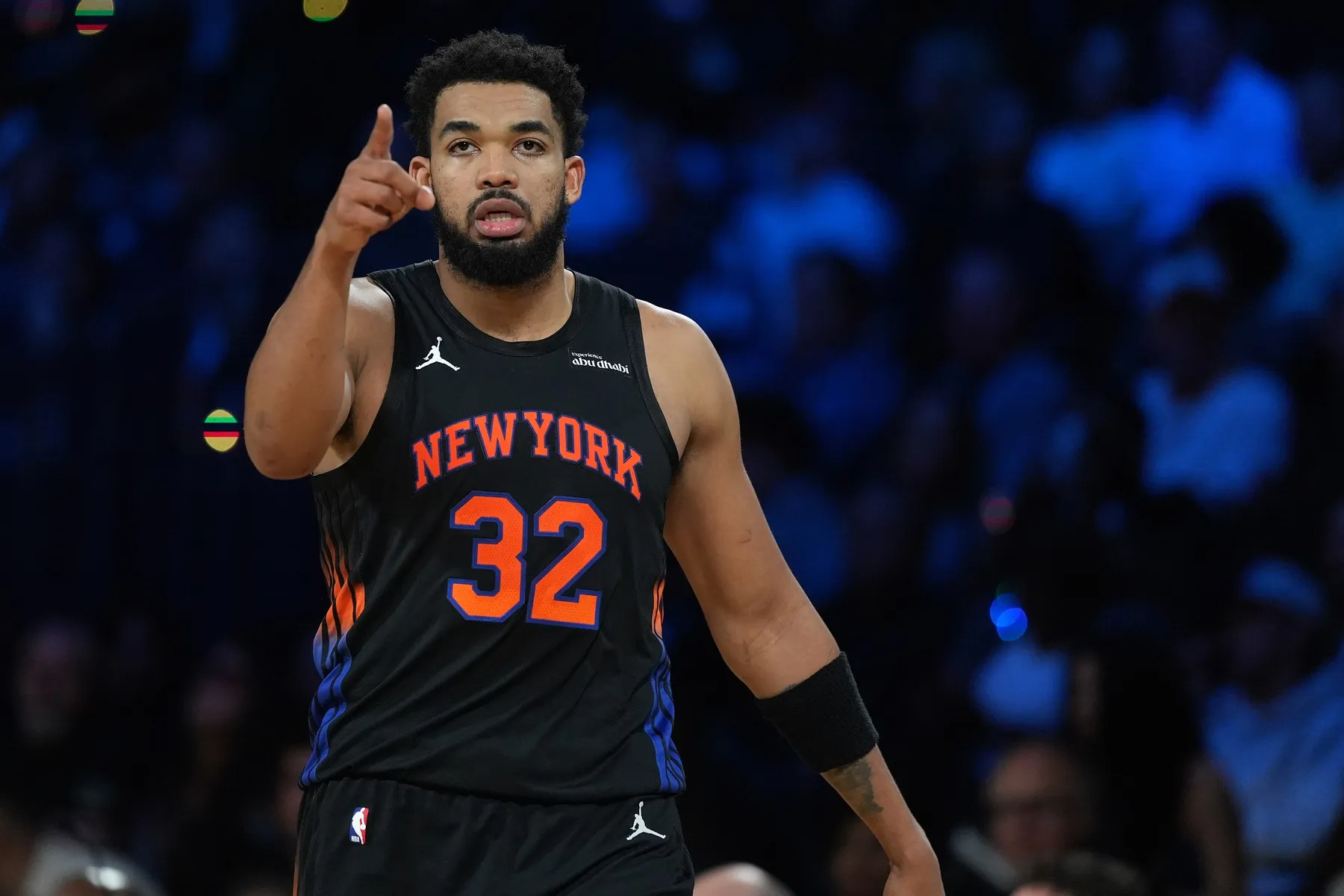 Knicks Capture NBA Cup as Towns, Robinson Anchor a Complete Team Effort