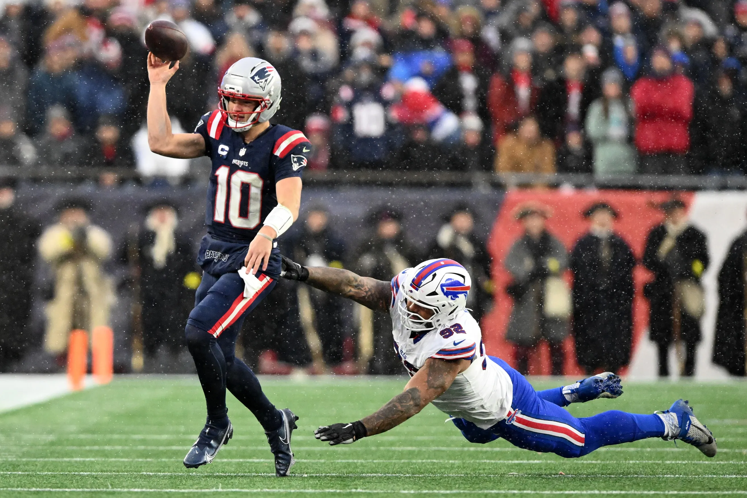 Patriots, Bills Battle in Wild AFC East Shootout