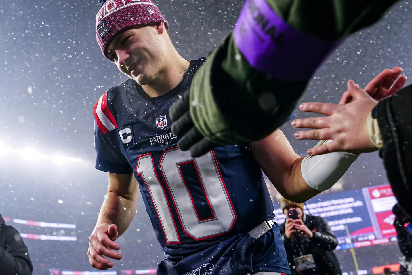 Patriots Poised for Return to Glory Against Short-Handed Broncos