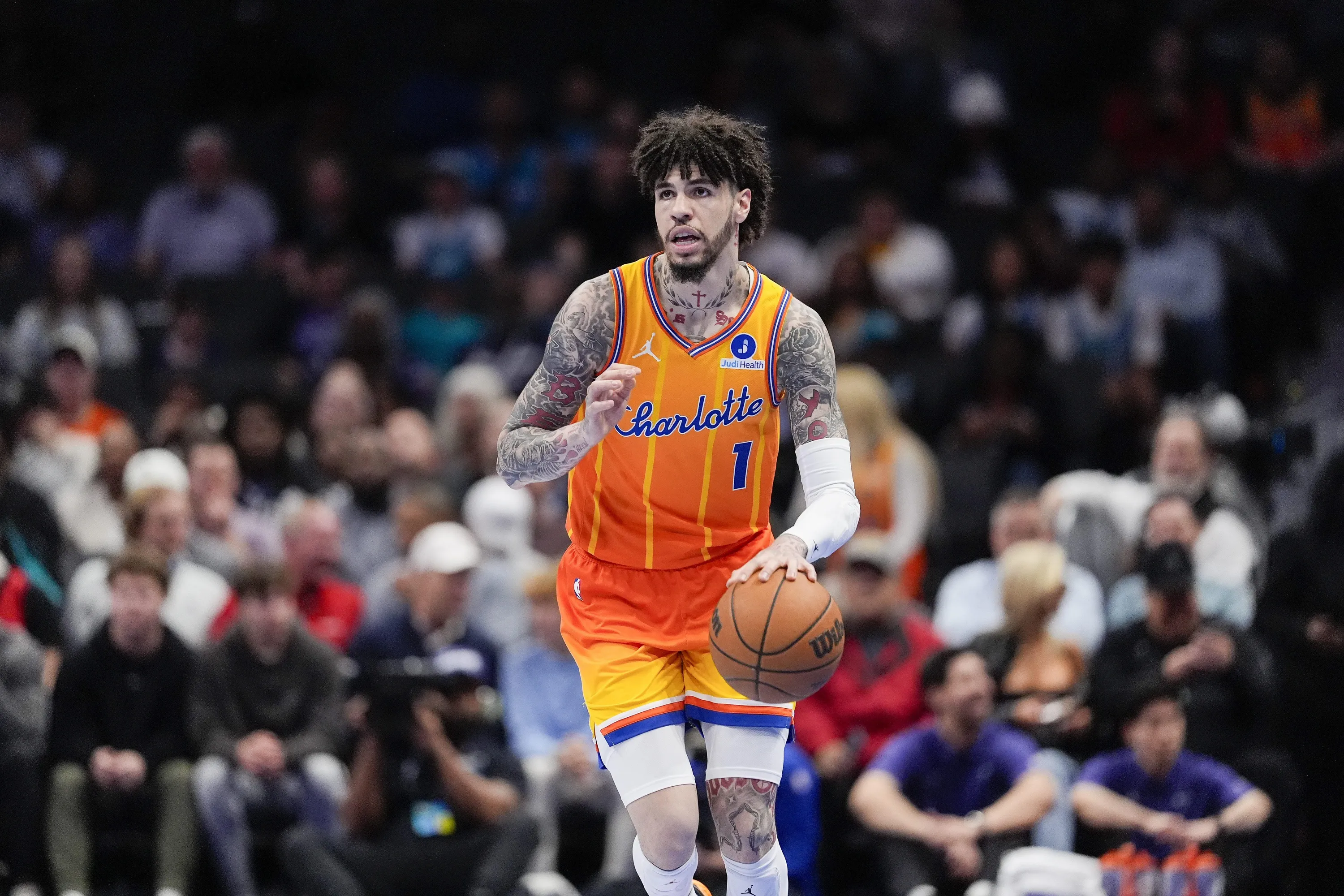 LaMelo Ball Plays Through Turbulent Week as Hornets Fall Short Against Rockets