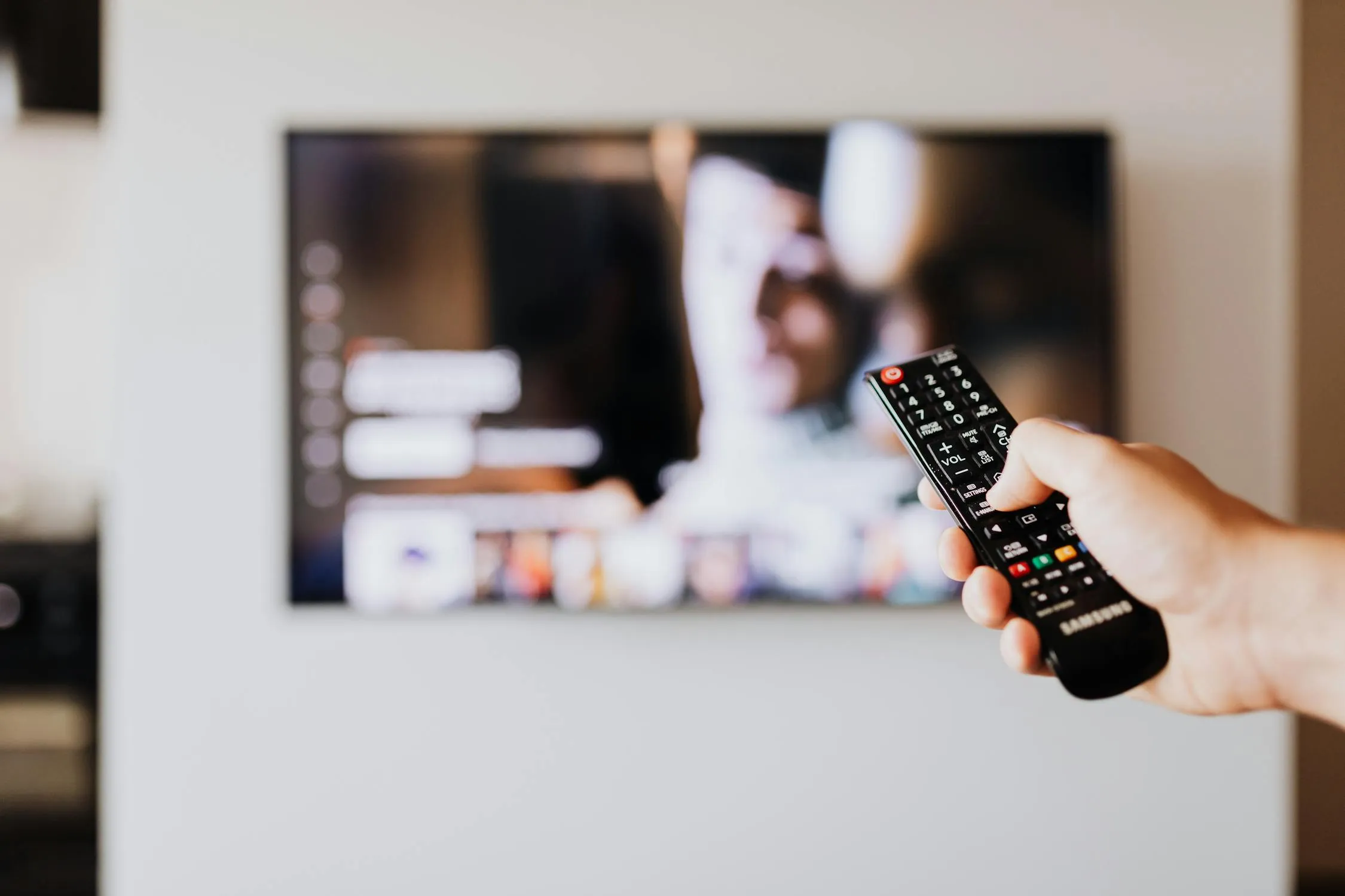 13 TV Channel Logos That Instantly Take You Back