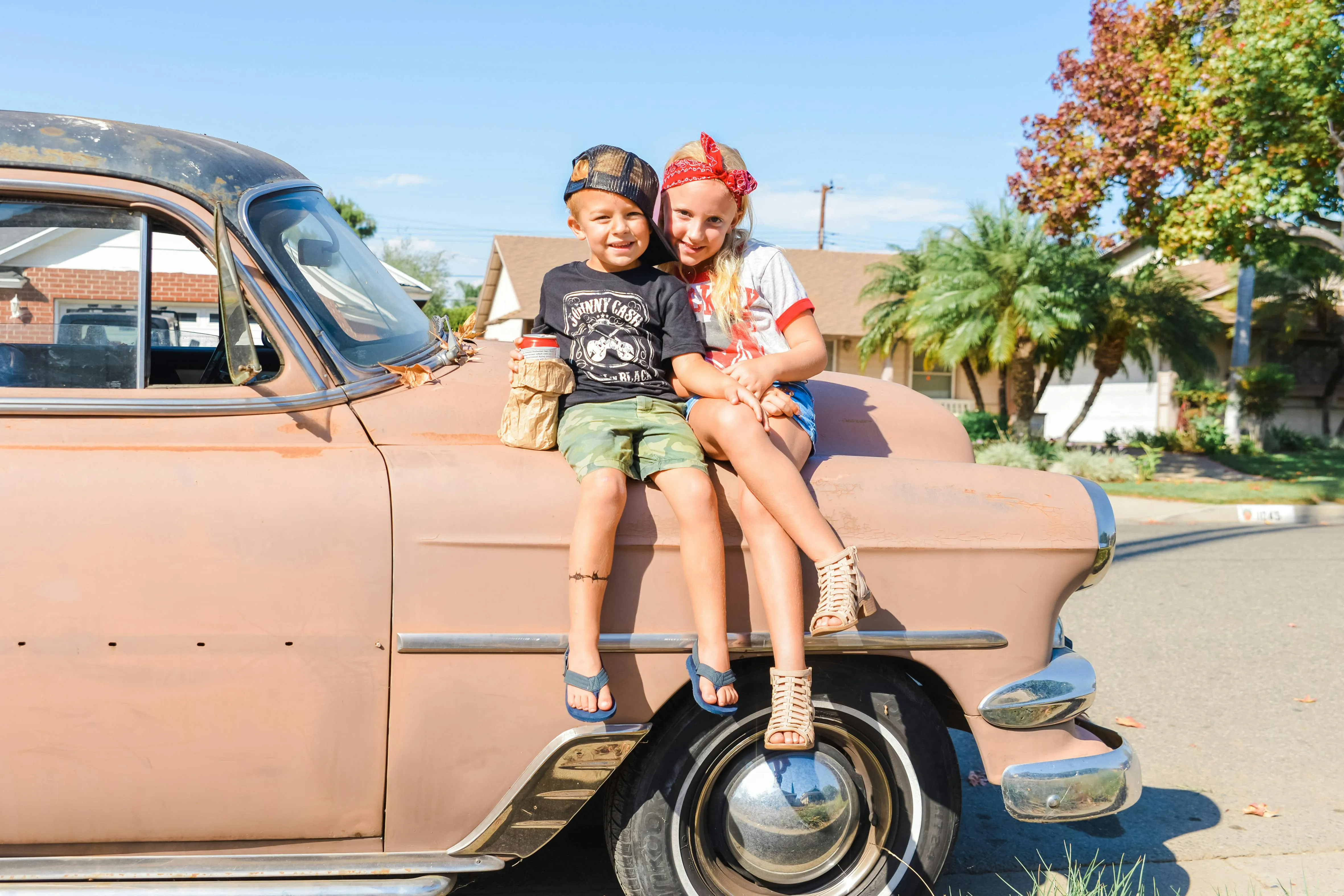 14 Things Every Kid Did During Family Road Trips in the 1950s That Are Gone Today