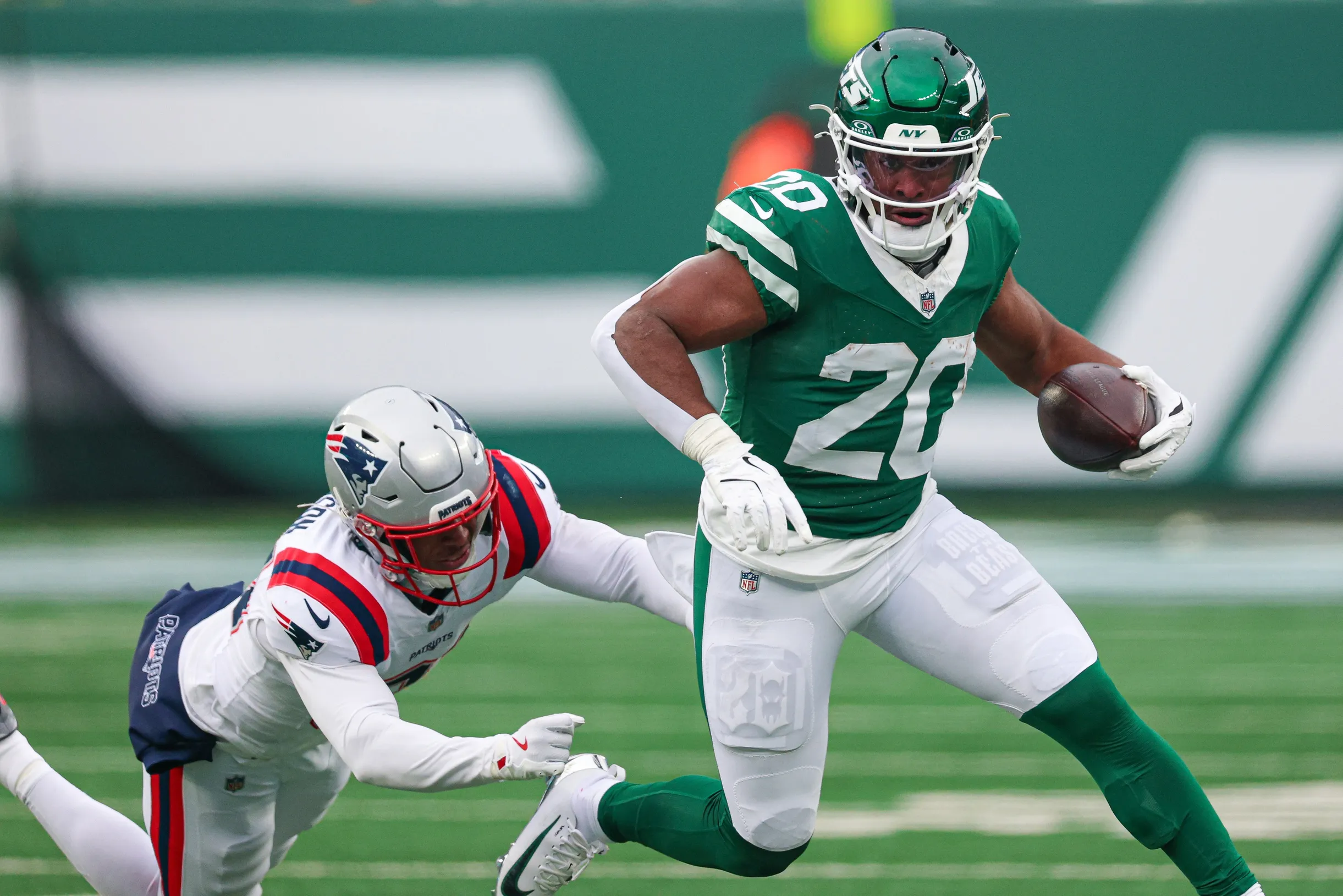 Jets Lock In Breece Hall on $43.5M Deal to Anchor Offensive Future