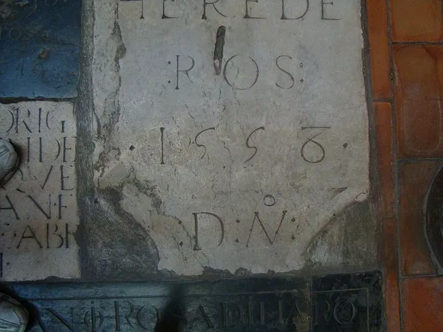 Robertolyra on Wikimedia Commons