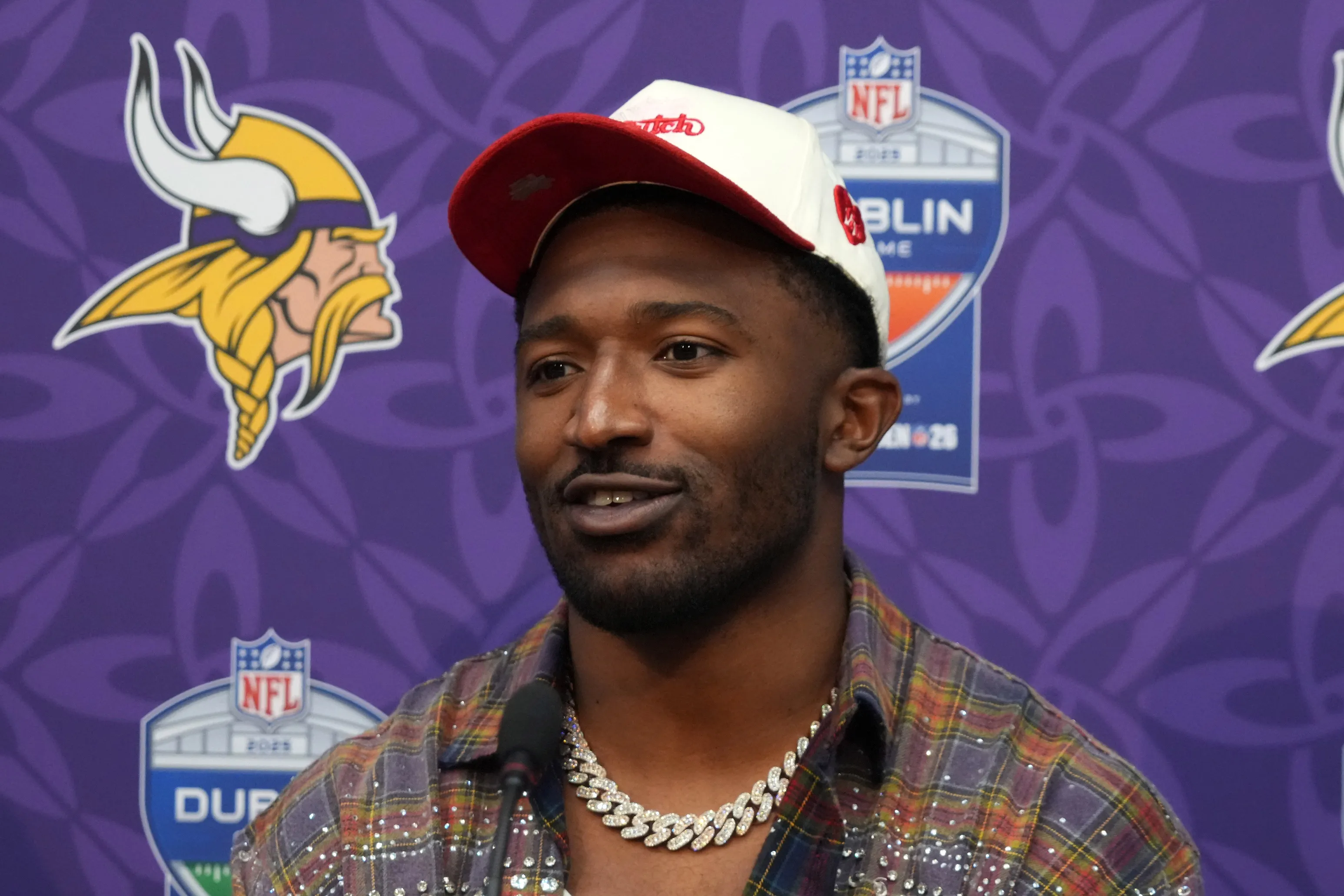 Chiefs Linked to Blockbuster Mock Trade as Offseason Strategy Shifts
