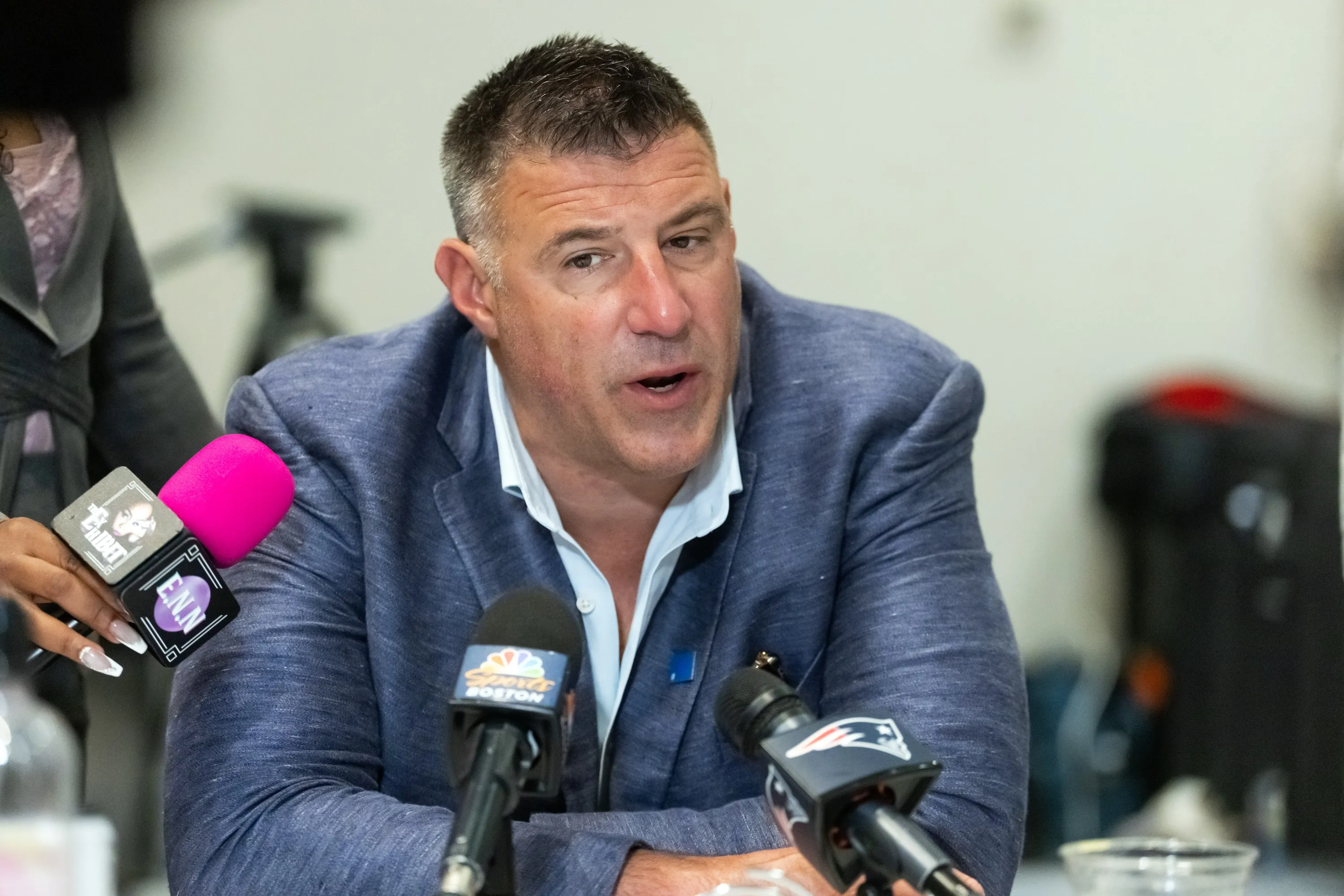 Mike Vrabel suffers further setback in the Dianna Russini scandal after a viral claim in a resurfaced video
