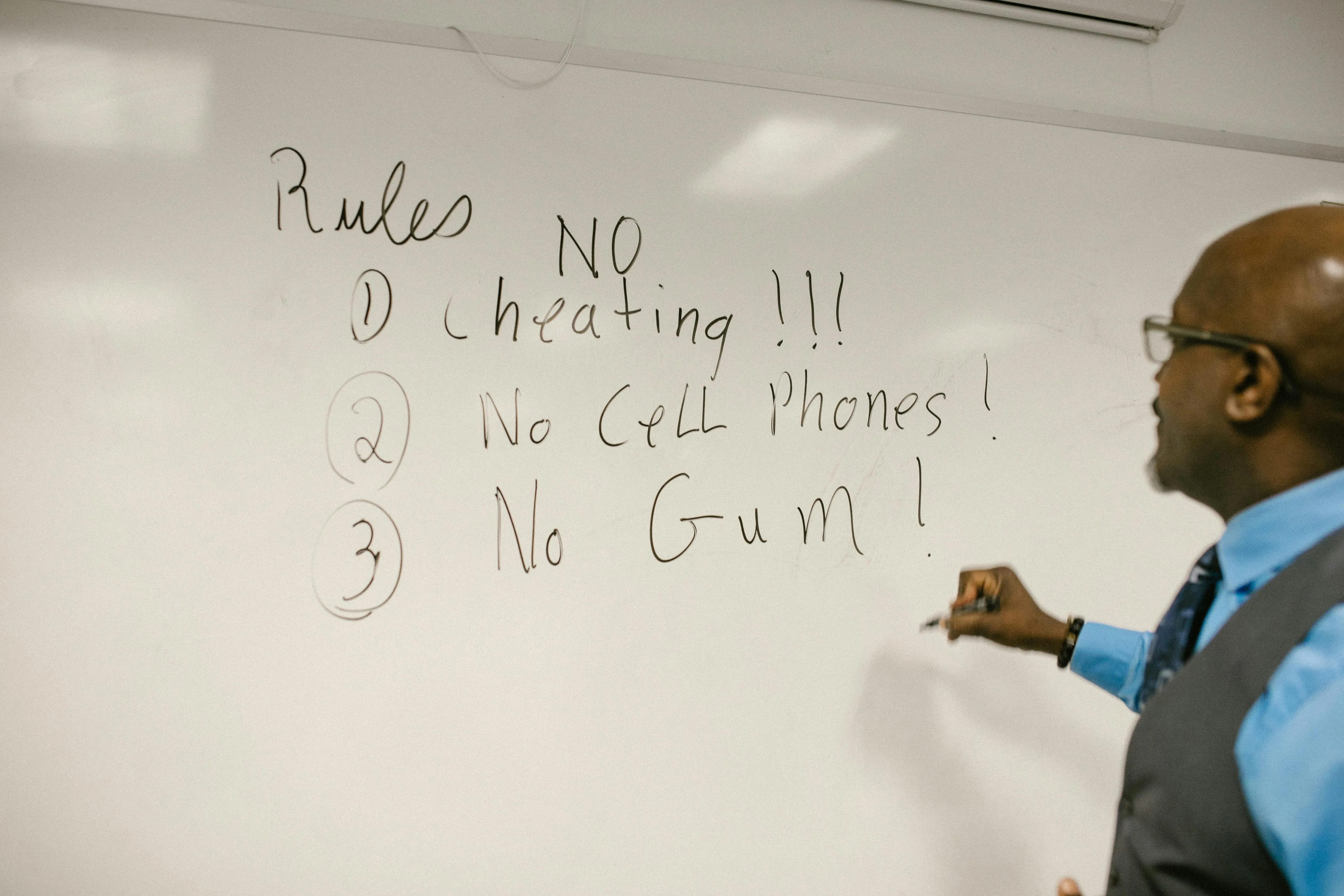 12 School Rules Everyone Broke Without Getting Caught