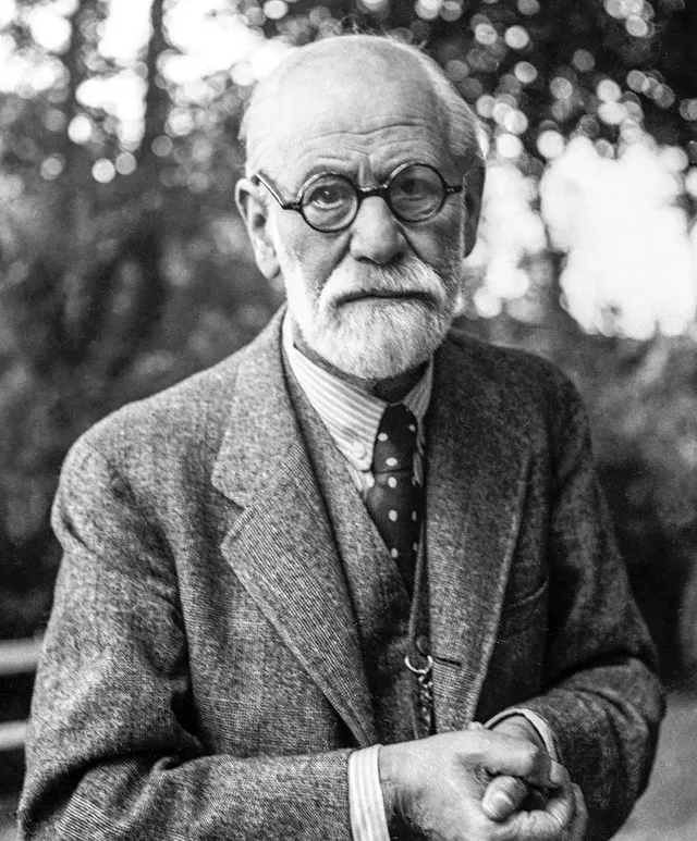 Paul De La Roussert on Wikimedia Commons