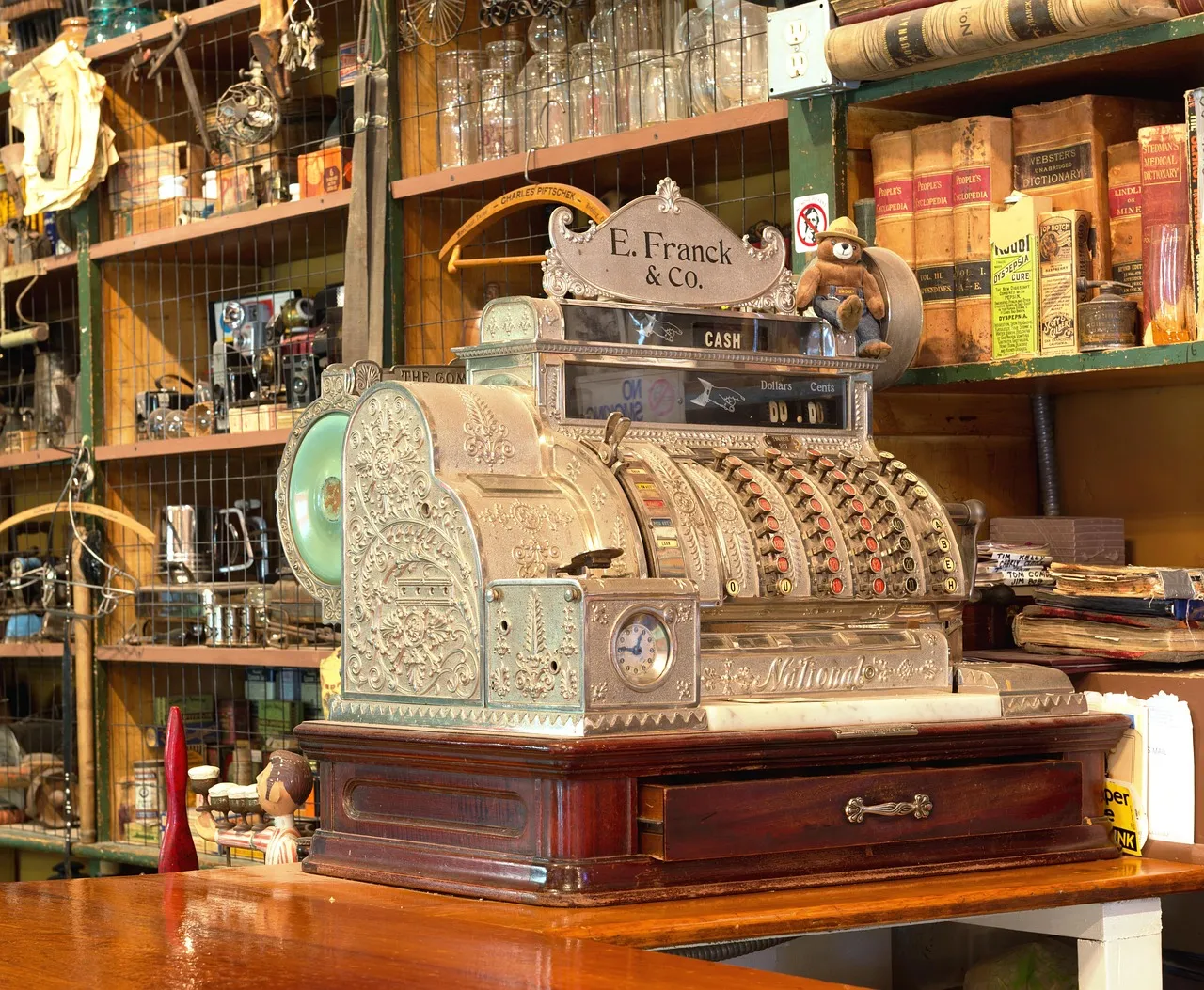 20 Things Every Grocery Store Shelf Was Filled With in the 1950s That Vanished