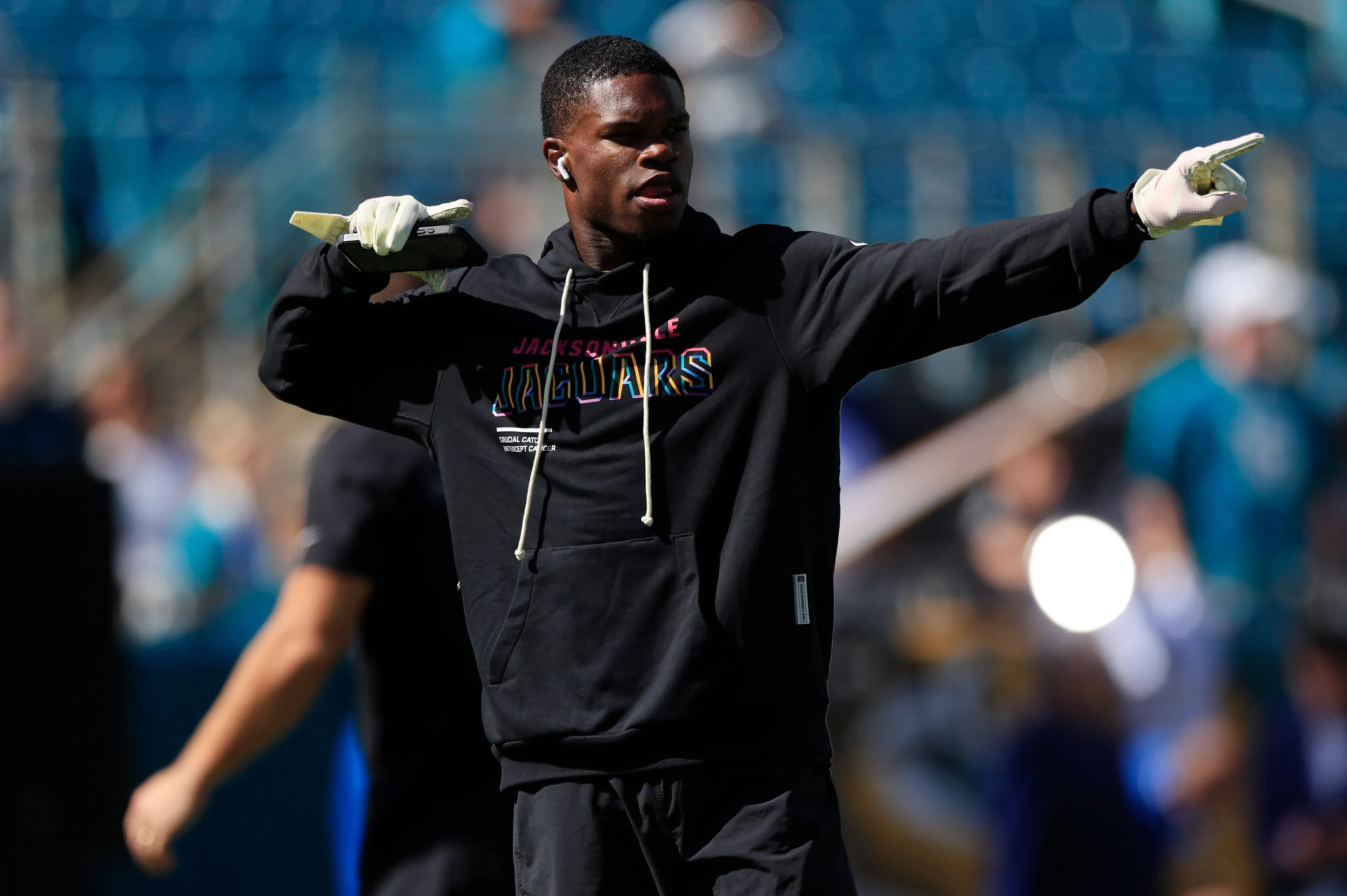 Jaguars’ Travis Hunter Heads to Injured Reserve After Knee Injury at Practice