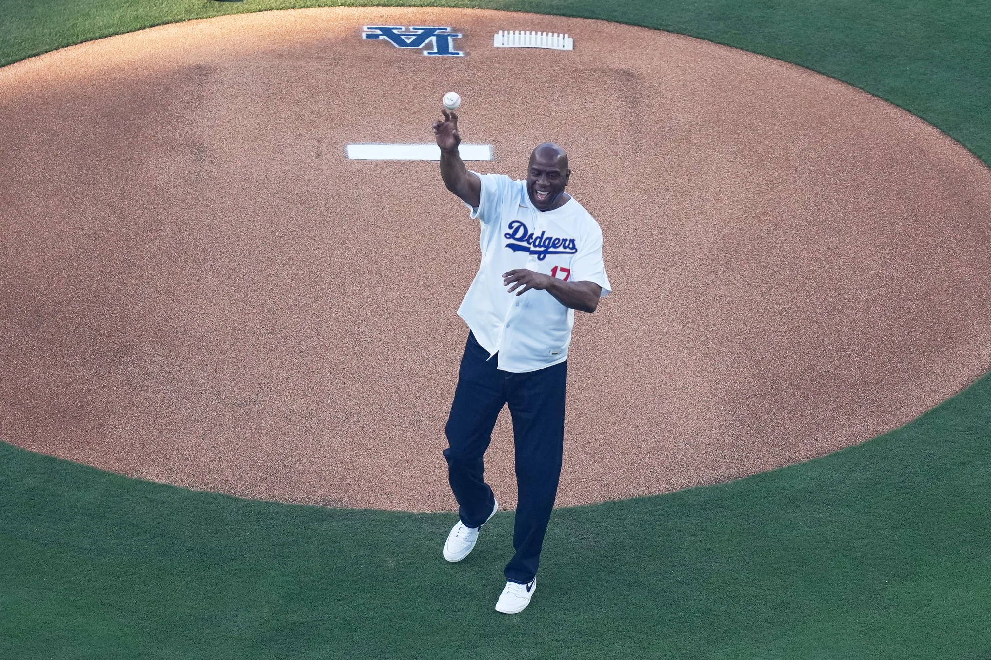 Magic Johnson Celebrates 18th Championship Ring as Dodgers’ Ownership Legacy Grows