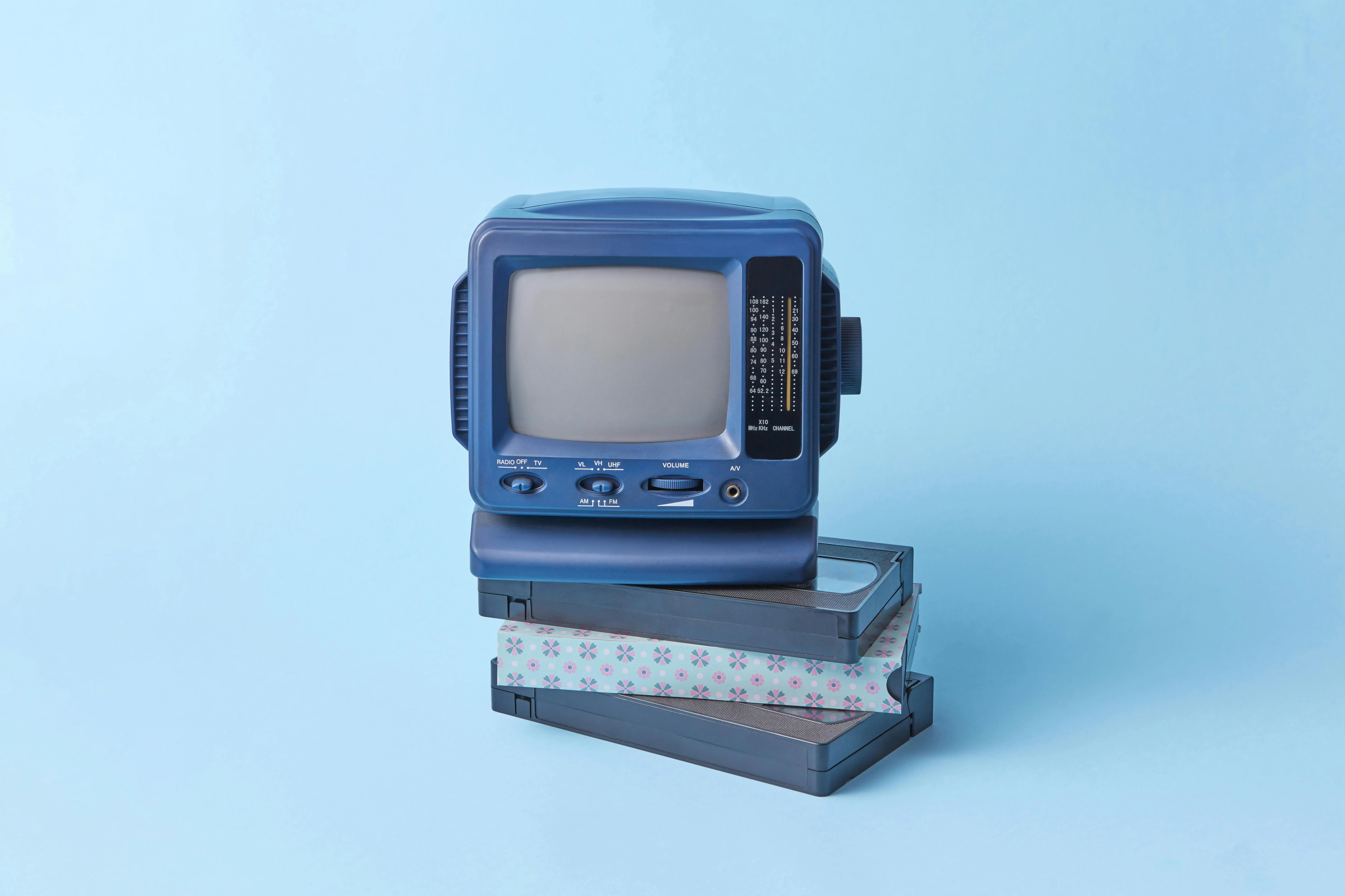 15 Iconic TV Commercials From the 1980s That Defined a Generation