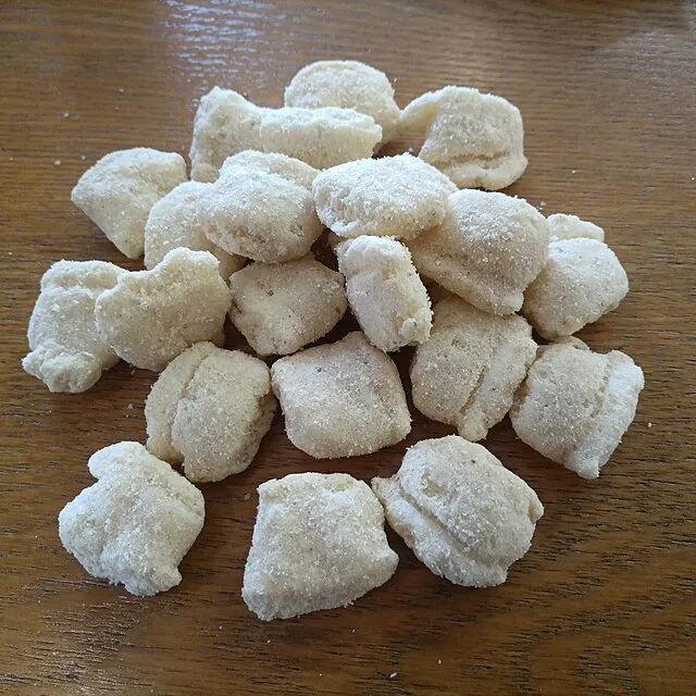 Fumikas Sagisavas on Wikimedia Commons