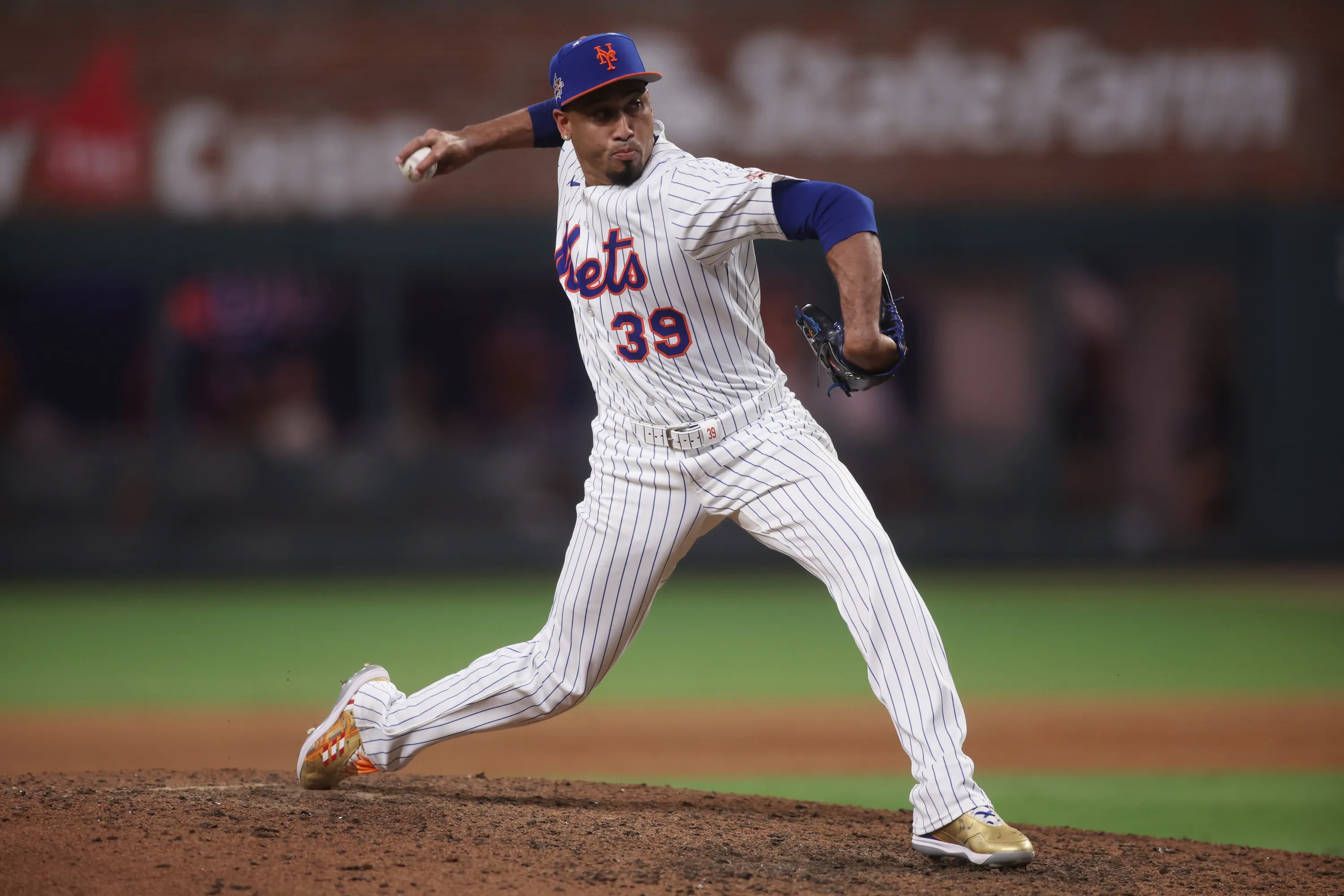 Dodgers Sign Edwin Diaz to Record-Breaking Three-Year Deal