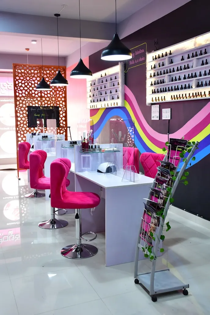 theclan nailsalon on Unsplash