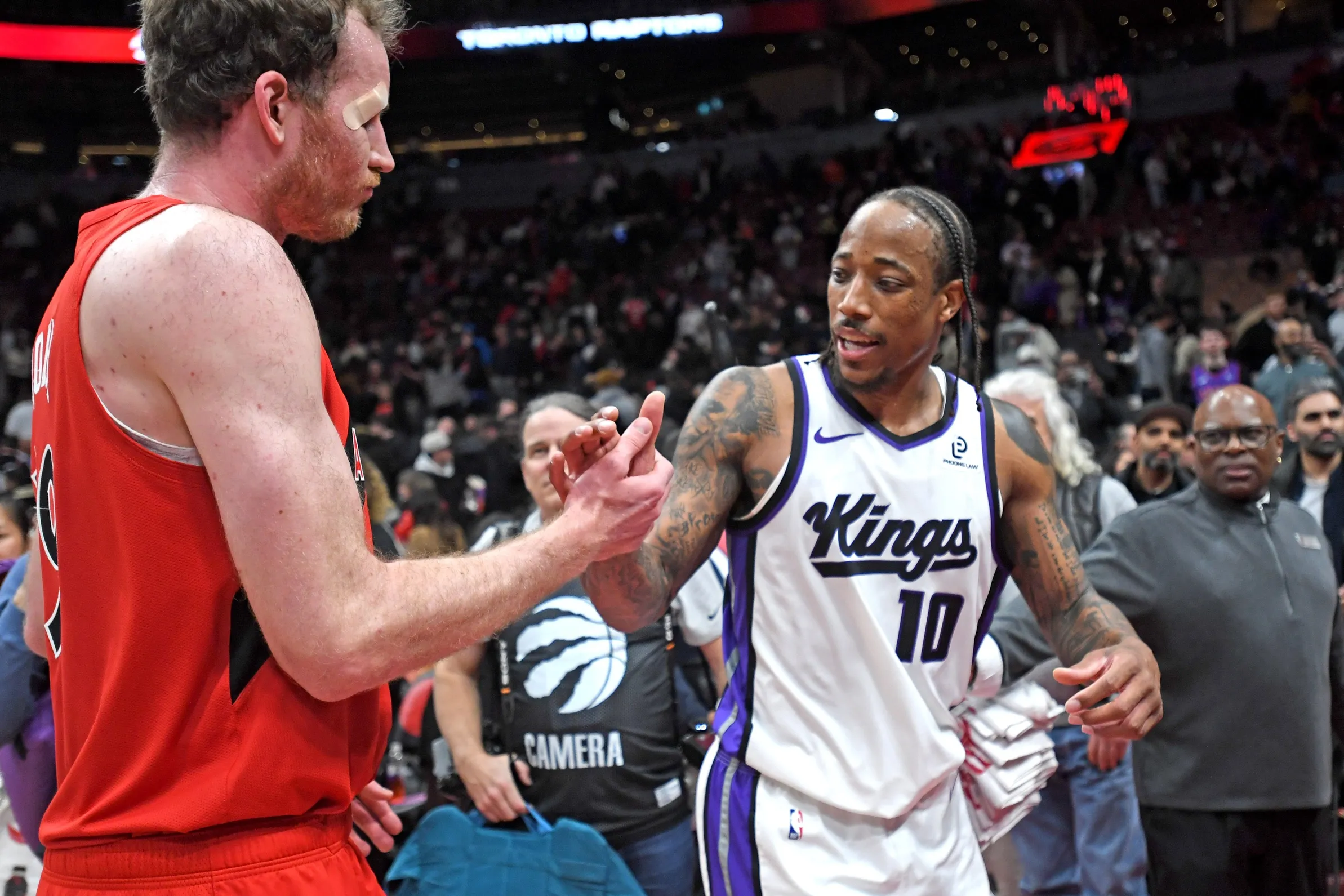 DeRozan Climbs Scoring List as Kings Defeat Raptors in 123-115 Win