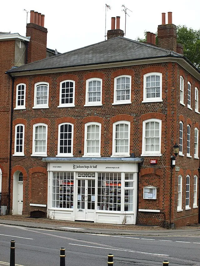 Dennis simpson on Wikimedia Commons