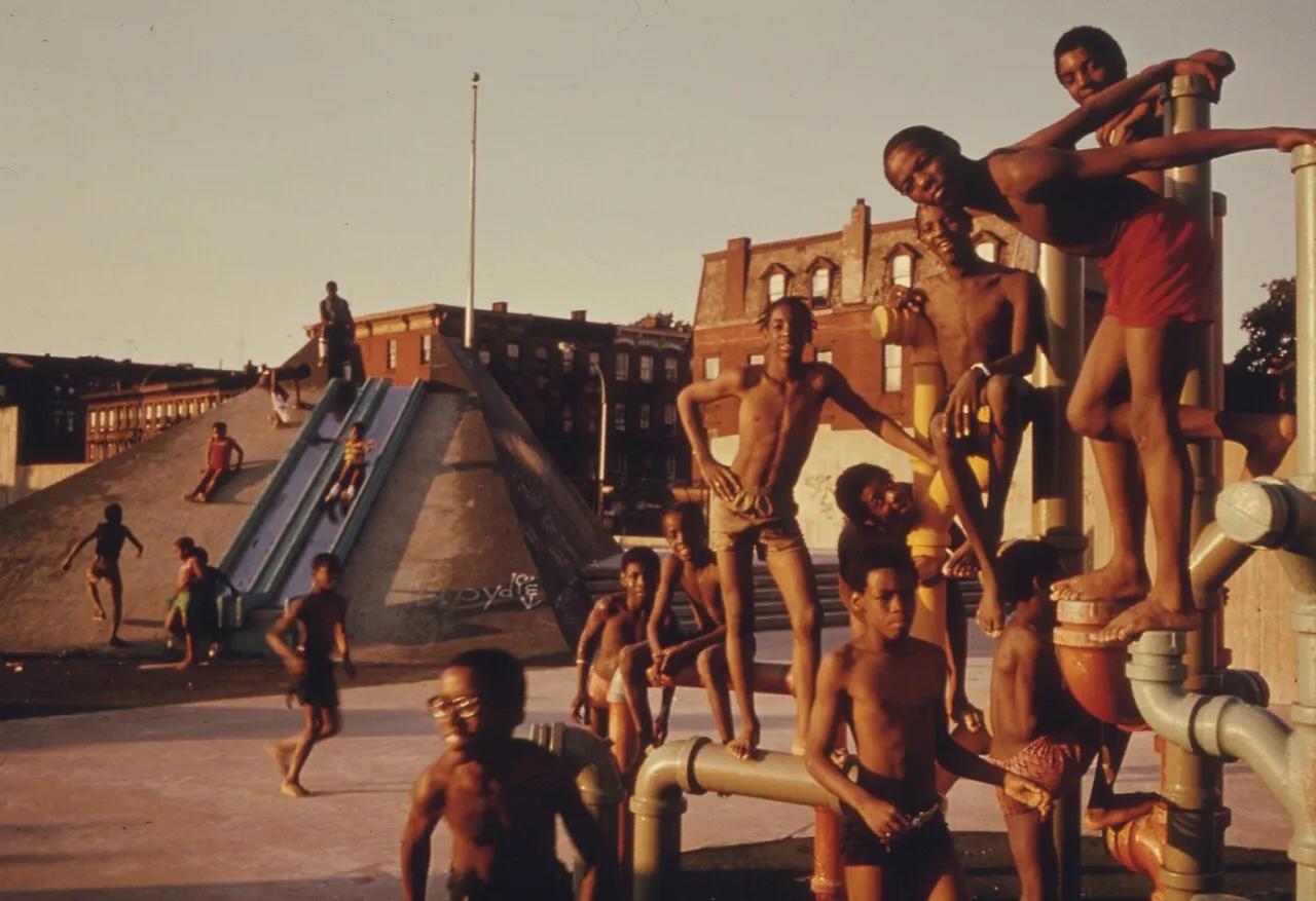 16 Things '70s Kids Remember About the Public Swimming Pool