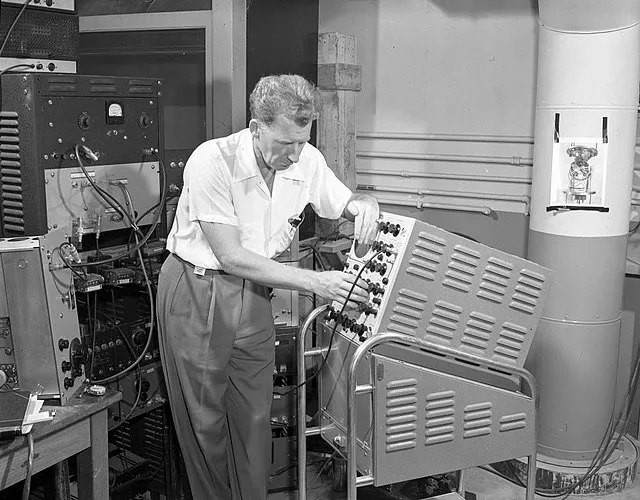 Courtesy of Oak Ridge National Laboratory on Wikimedia Commons