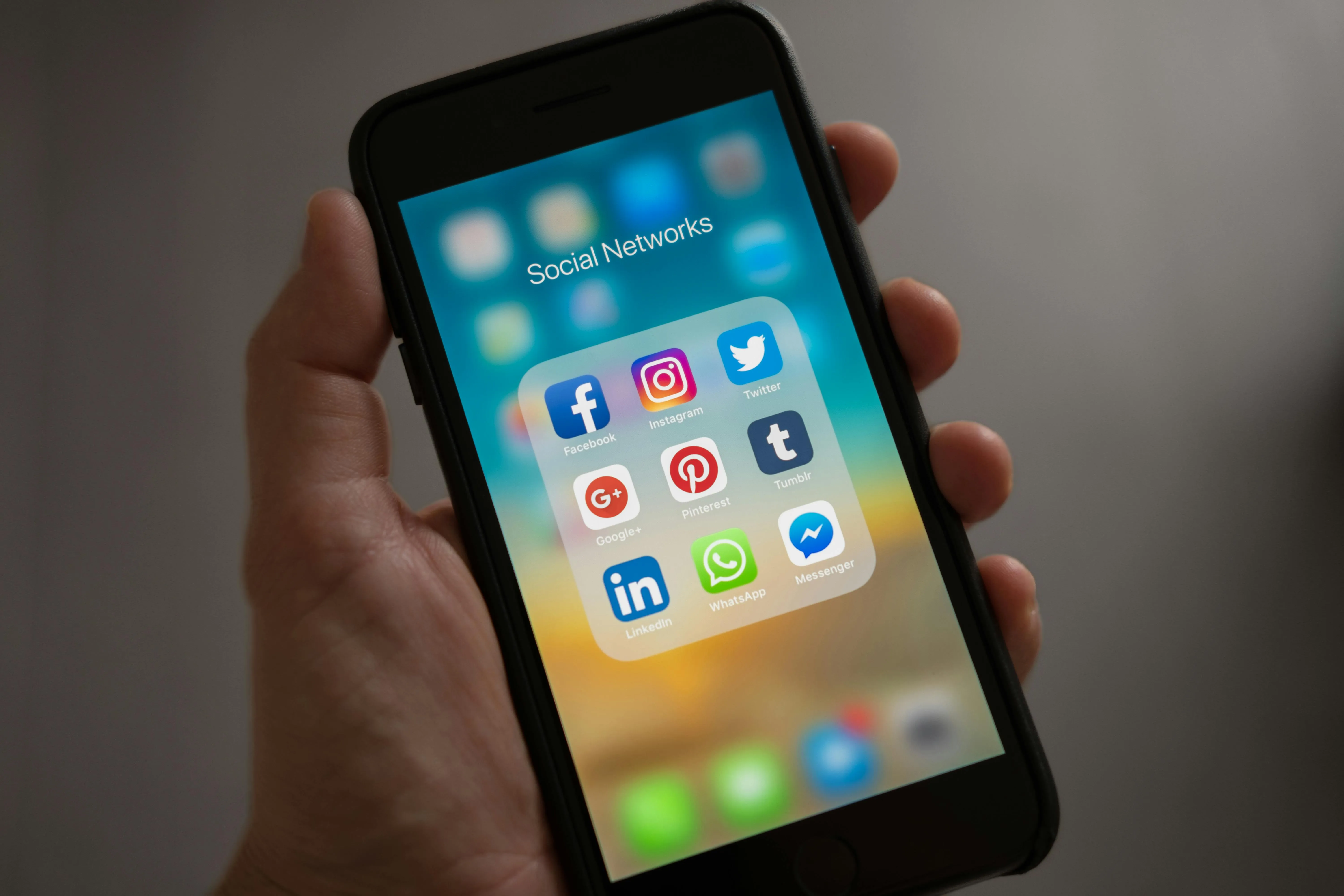 15 Social Media Sites That Died Before Facebook Took Over
