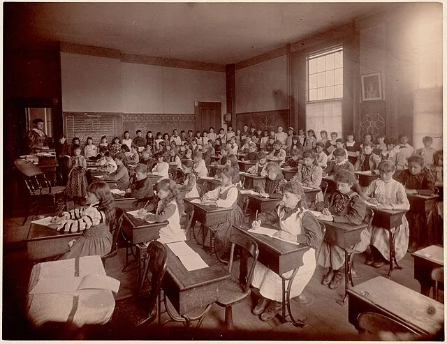Alden Photo Co on Wikimedia Commons