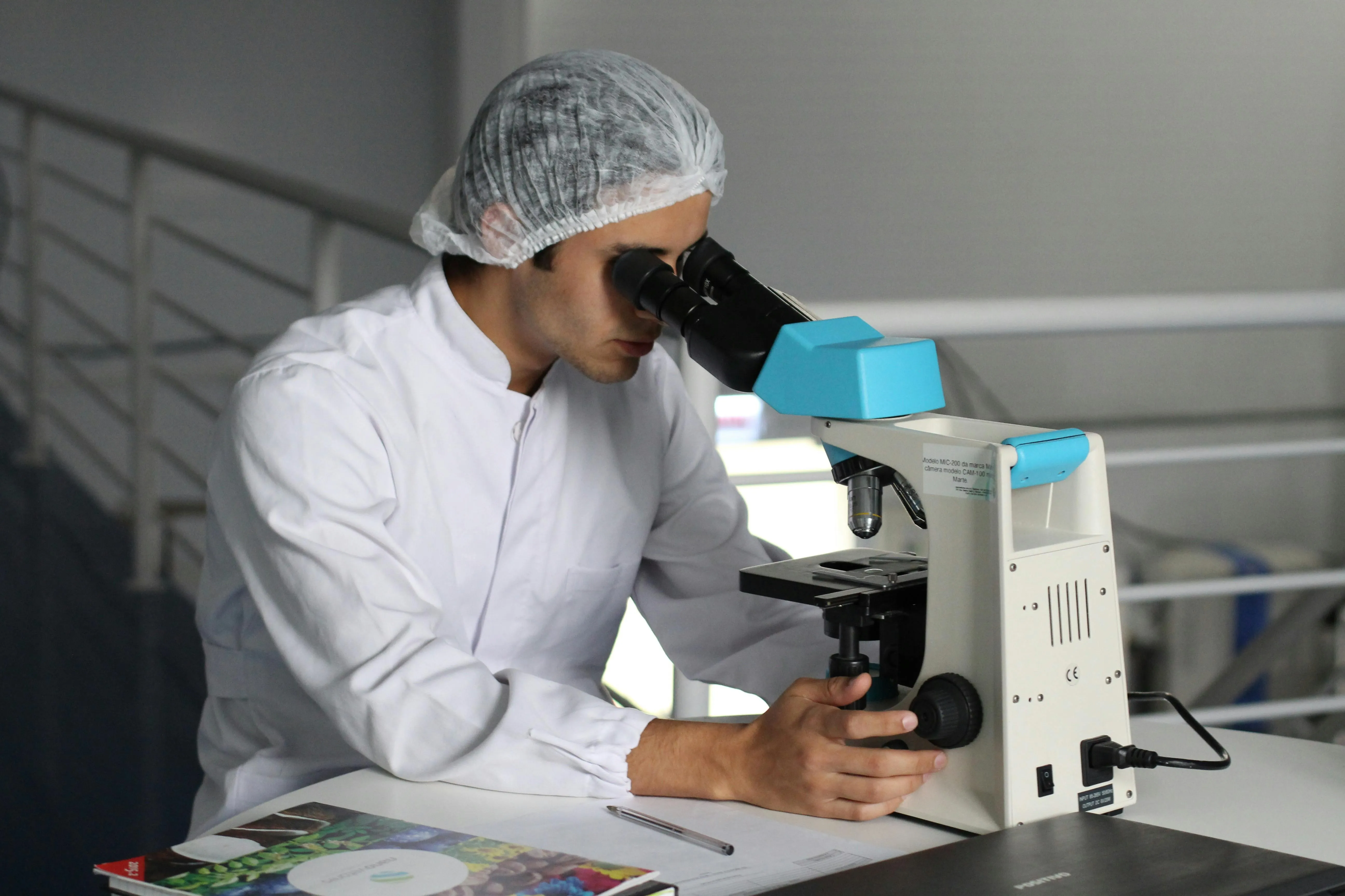10 Scientists Who Accidentally Proved the Impossible