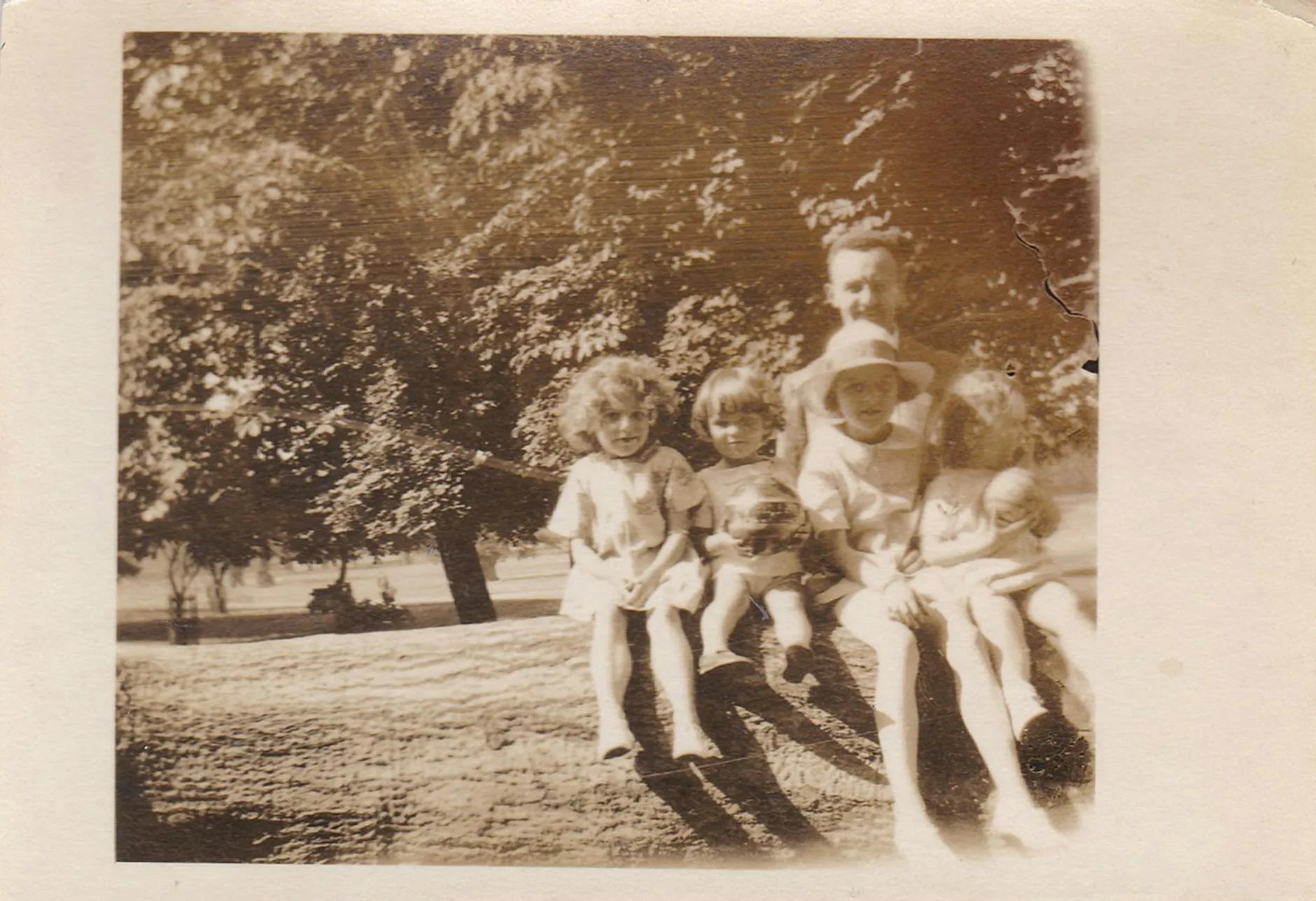 20 Things Kids Were Told Never to Do in the 1960s That Still Raise Questions Today