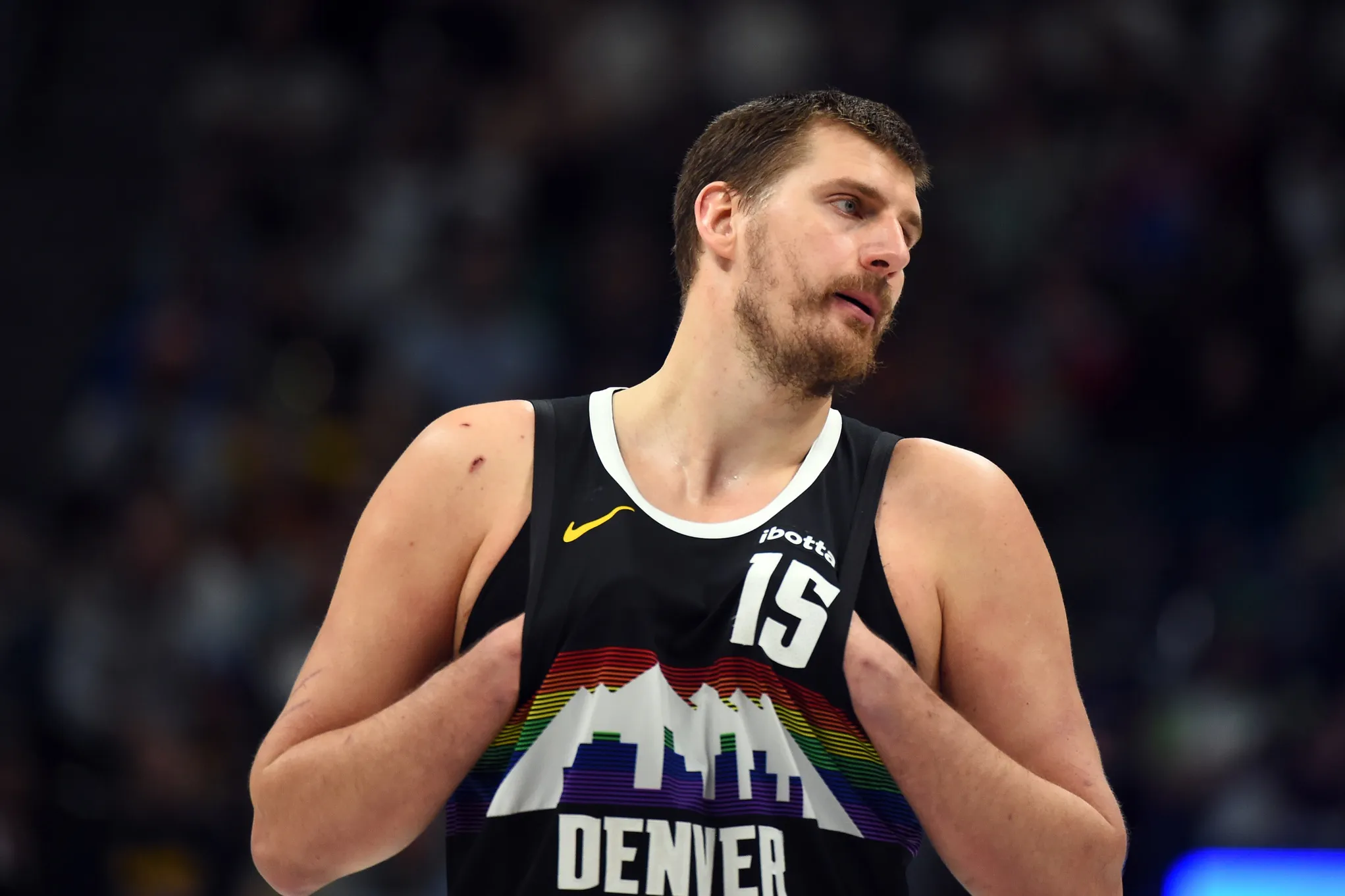Jokić Orchestrates Blowout as Nuggets Cruise Past Shorthanded 76ers