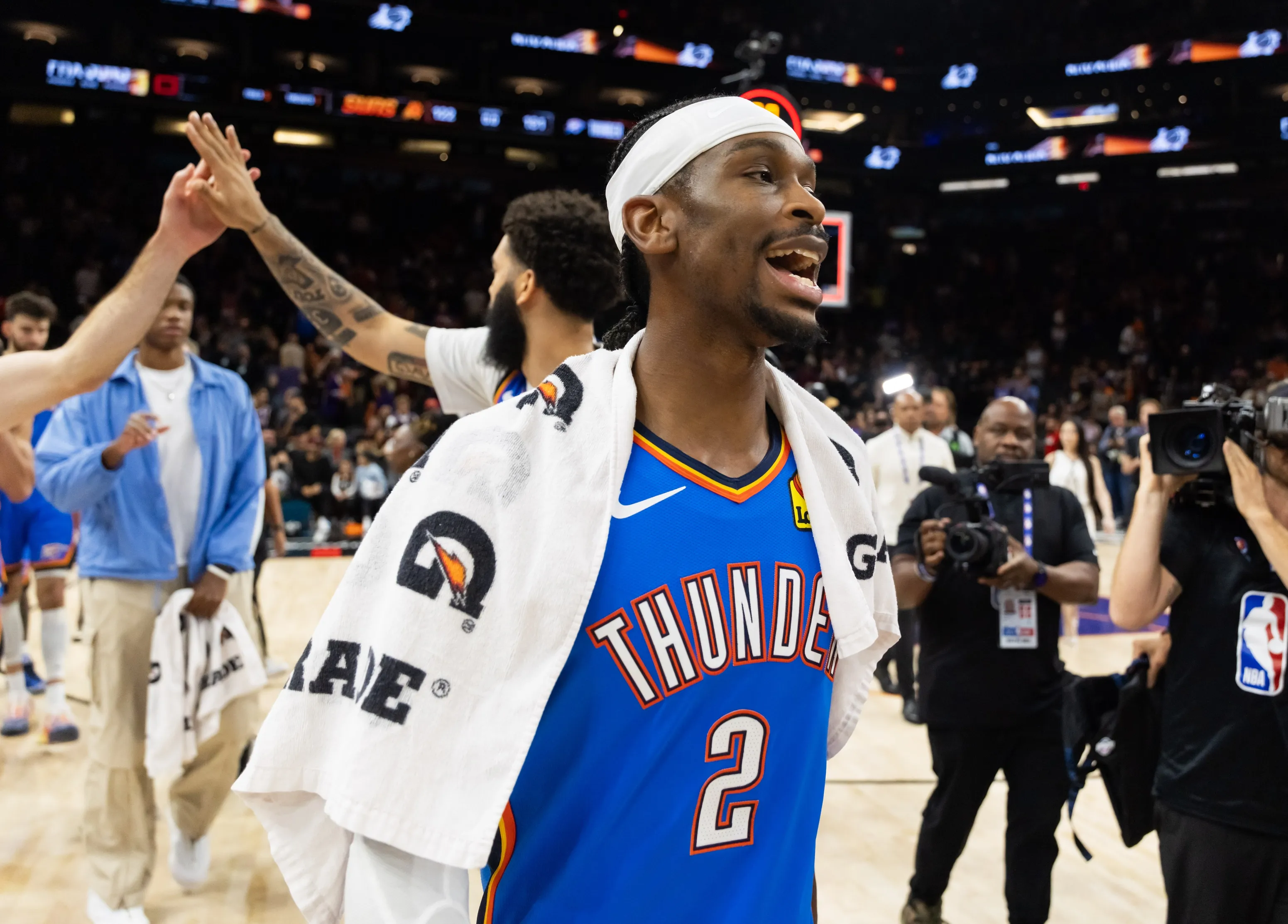 Thunder Sweep Suns, Await Lakers Or Rockets In Second Round Clash