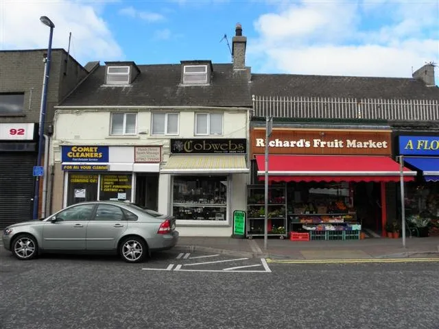 Kenneth Allen on Wikimedia Commons 