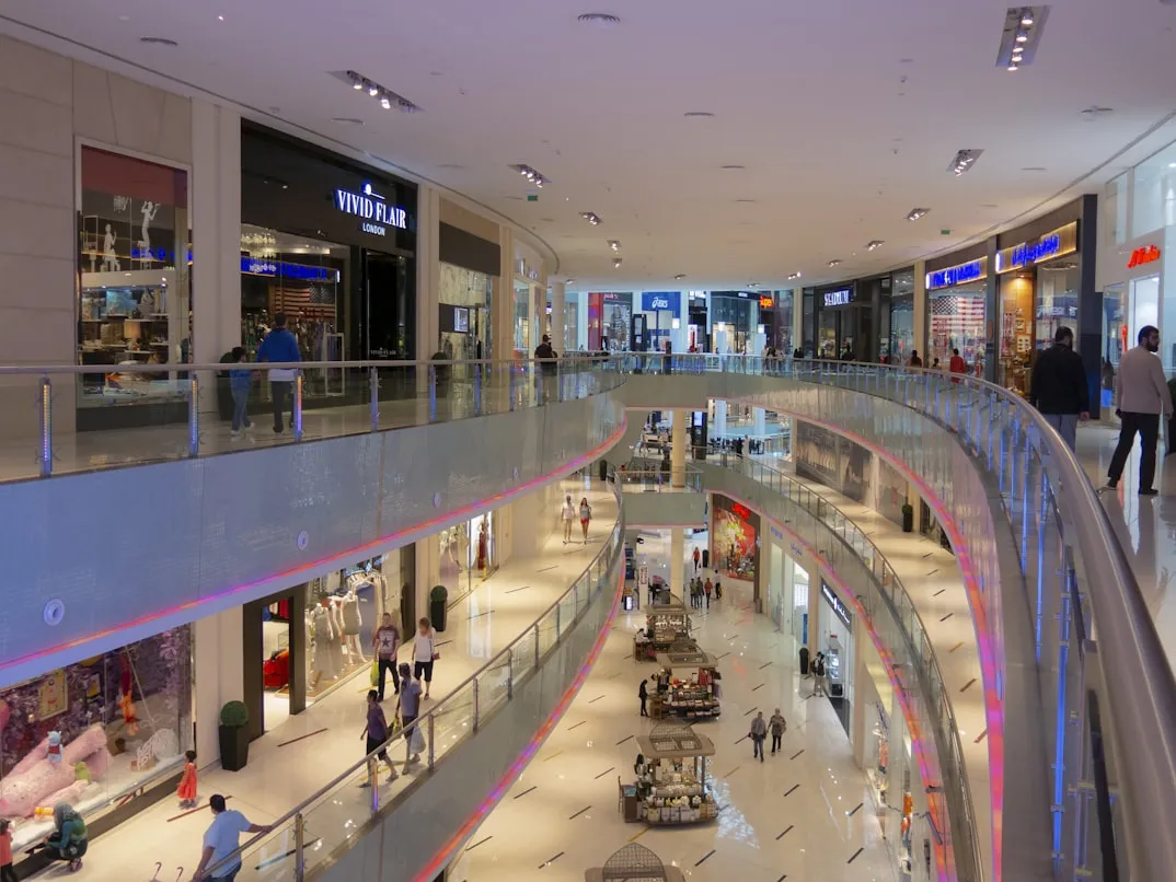 14 Shopping Mall Trends That Completely Disappeared