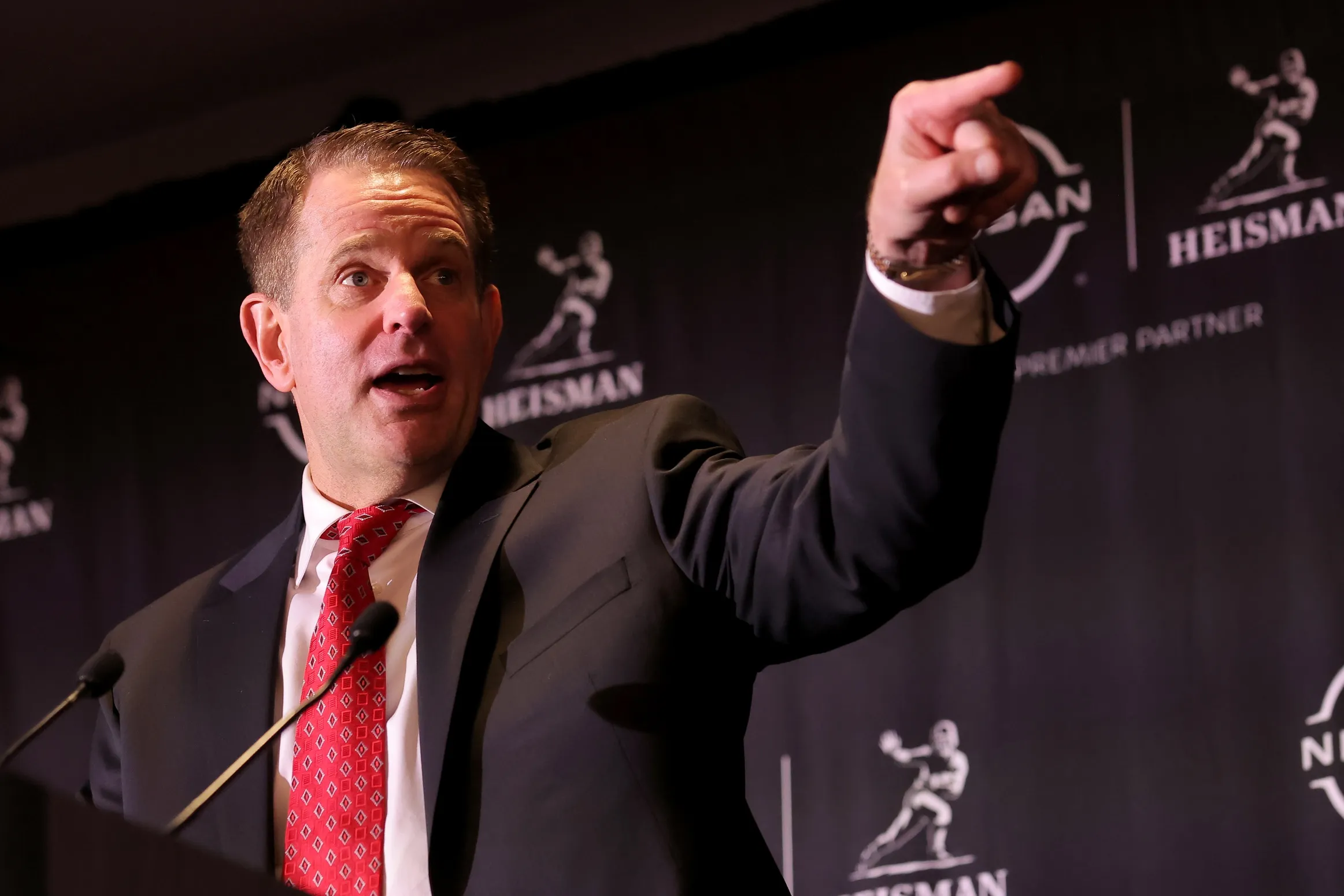 Indiana Coach Curt Cignetti Keeps Defensive Plans Close Ahead of Rose Bowl