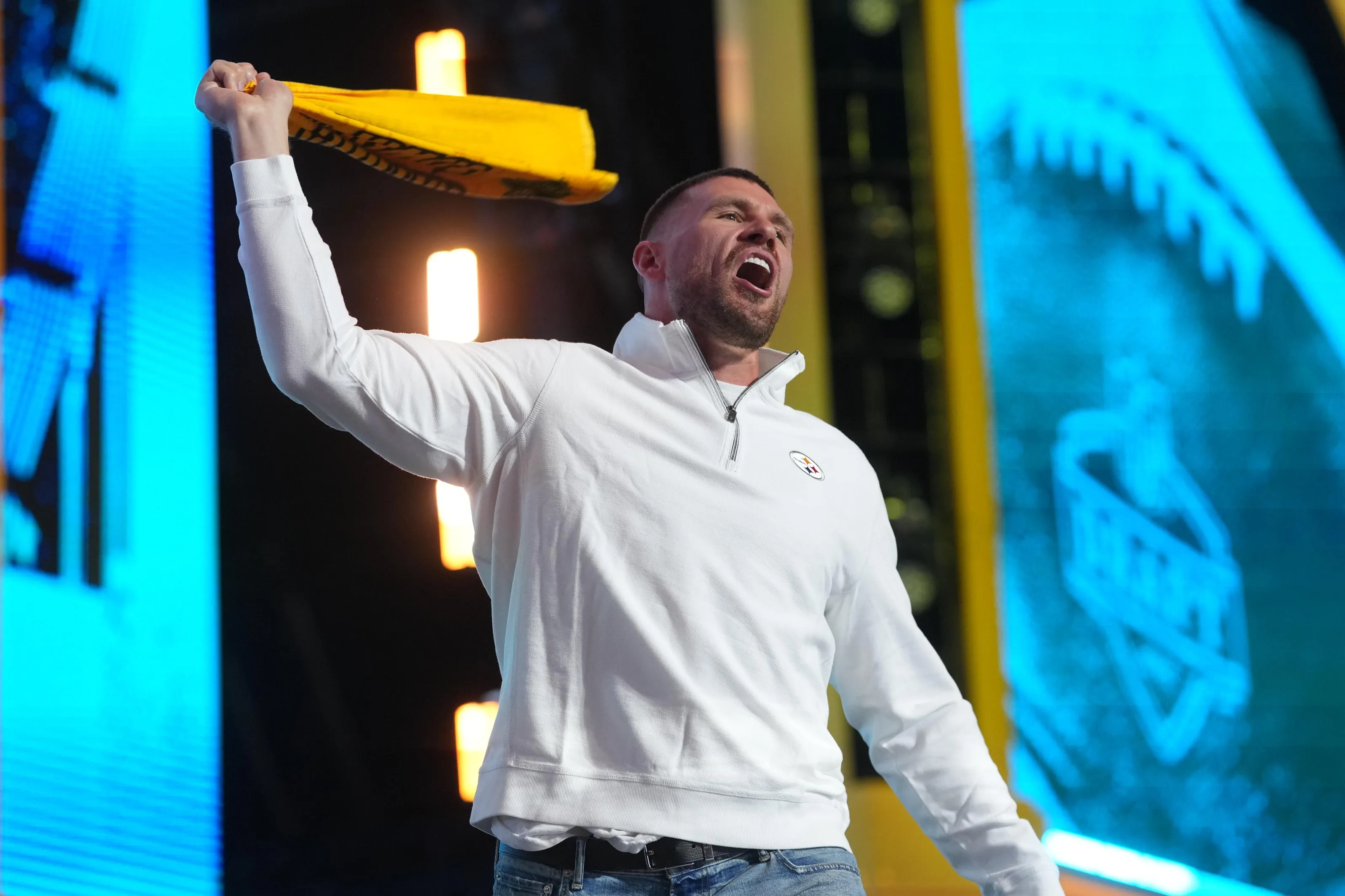 Steelers Face Tough Financial Decisions as Nick Herbig’s Rise Complicates T.J. Watt Future