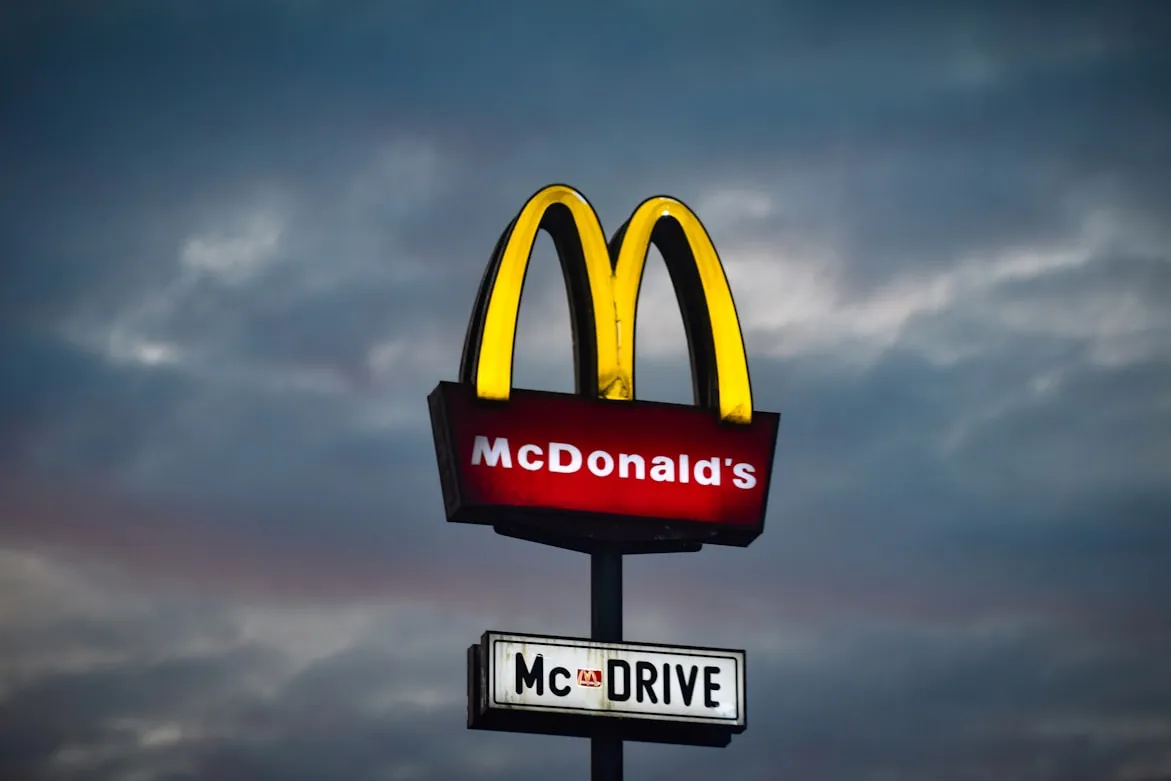 16 Forgotten Fast Food Menus That Defined the ’80s