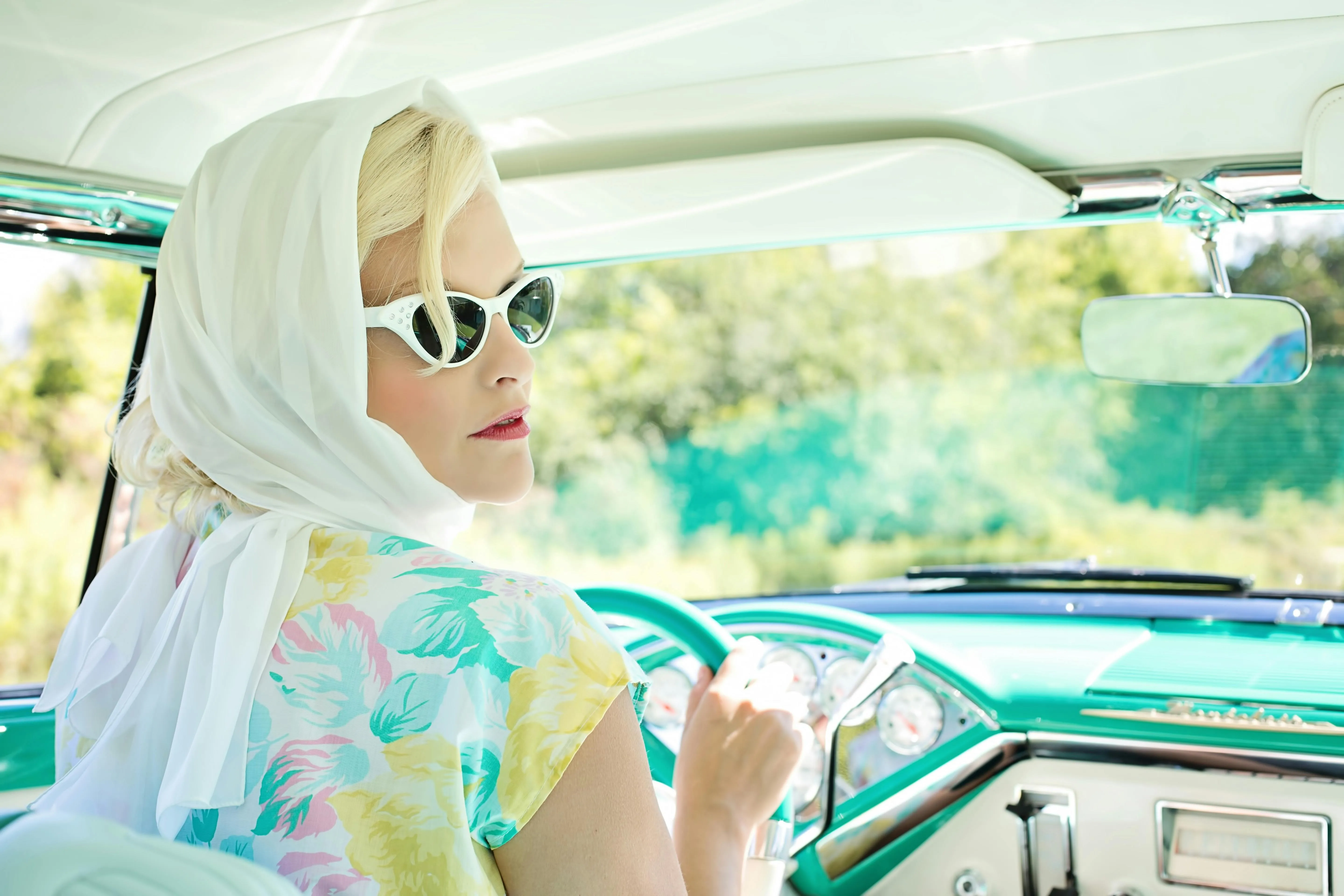 20 Rules of Daily Life From the 1950s That Sound Ridiculous Today