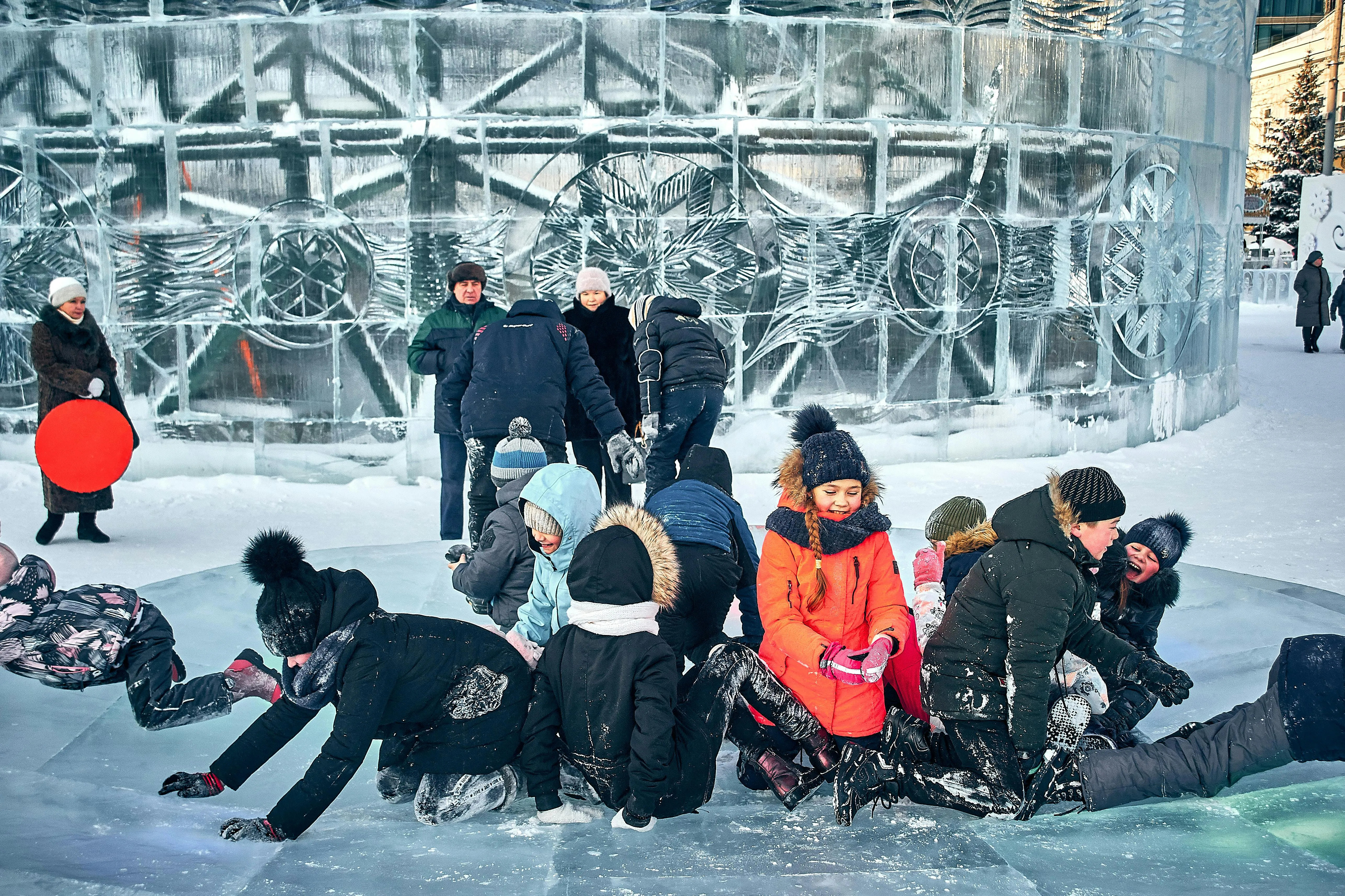 15 Ways Kids Played Outdoors in Winter
