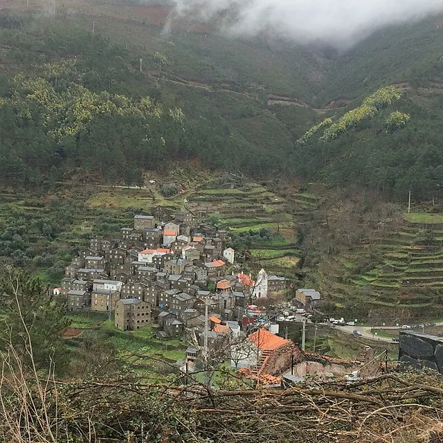 Xdiogo on Wikimedia Commons
