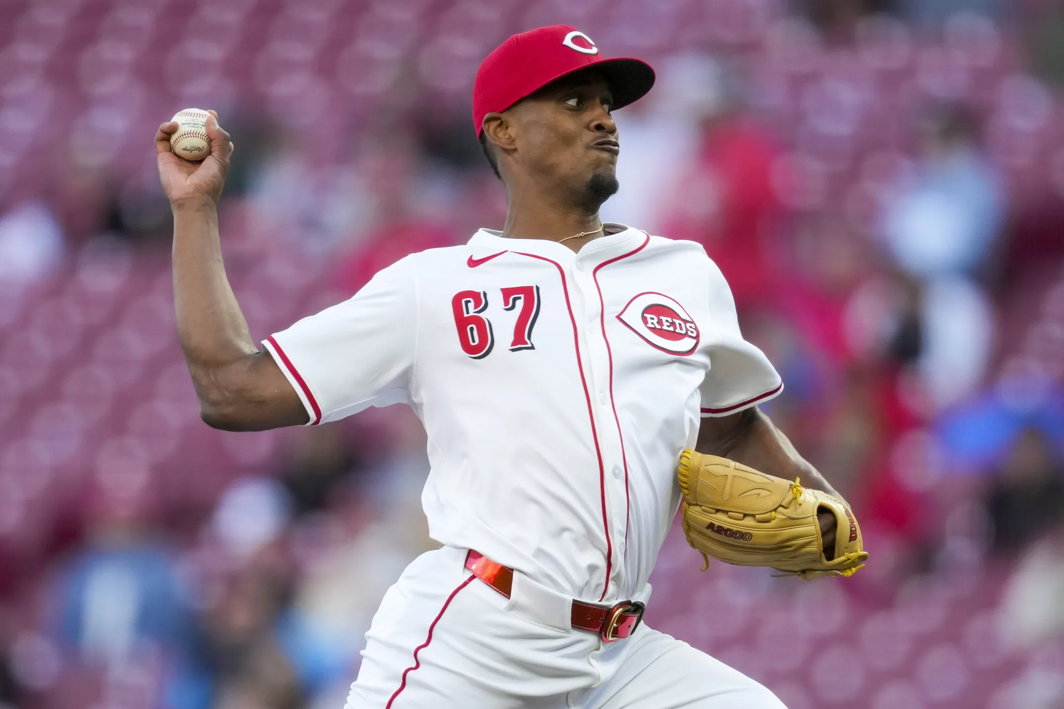 Mariners Acquire Yosver Zulueta to Bolster Bullpen Depth